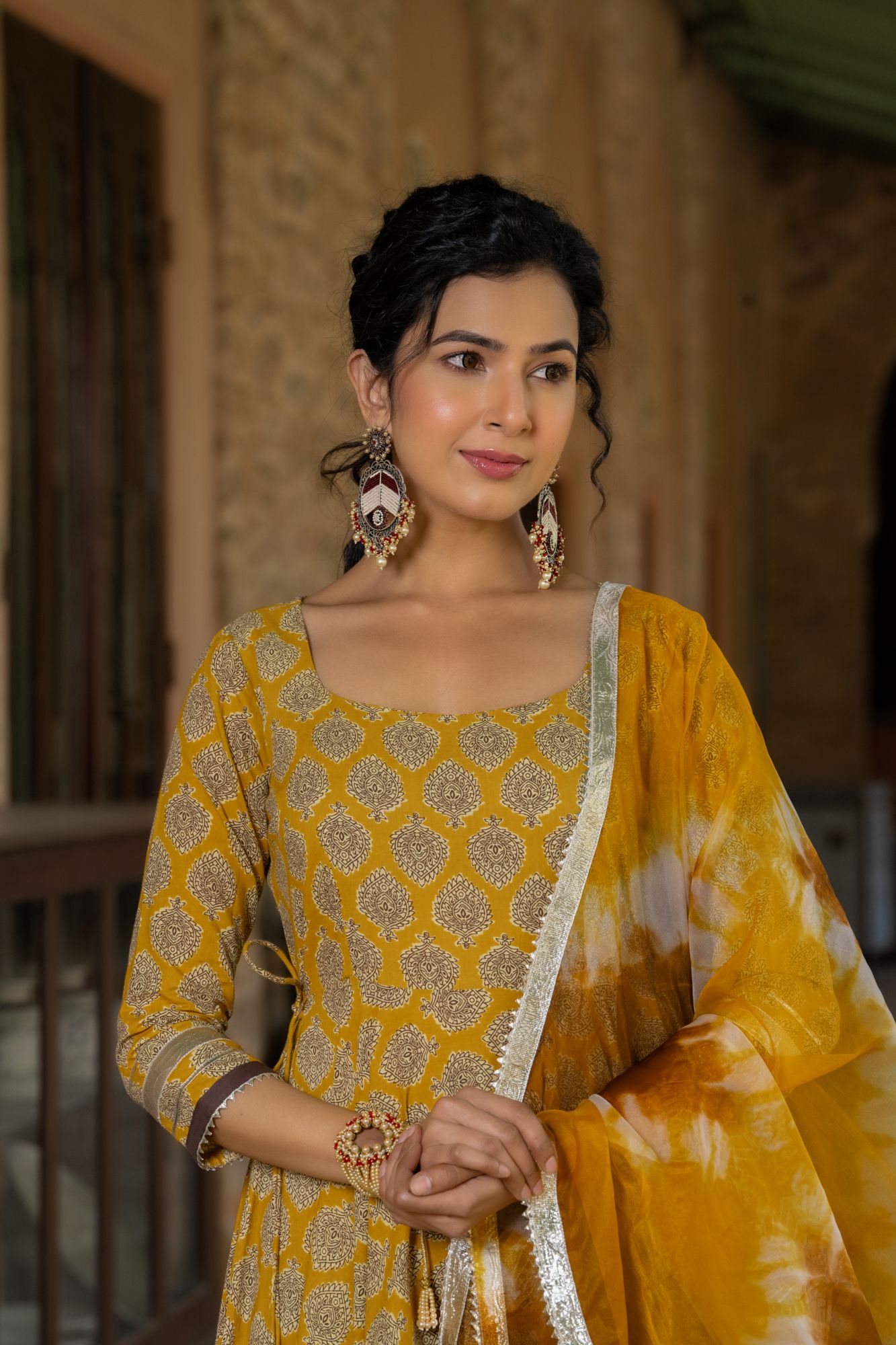 MUSTARD GOTA GLAMOUR SUIT SET