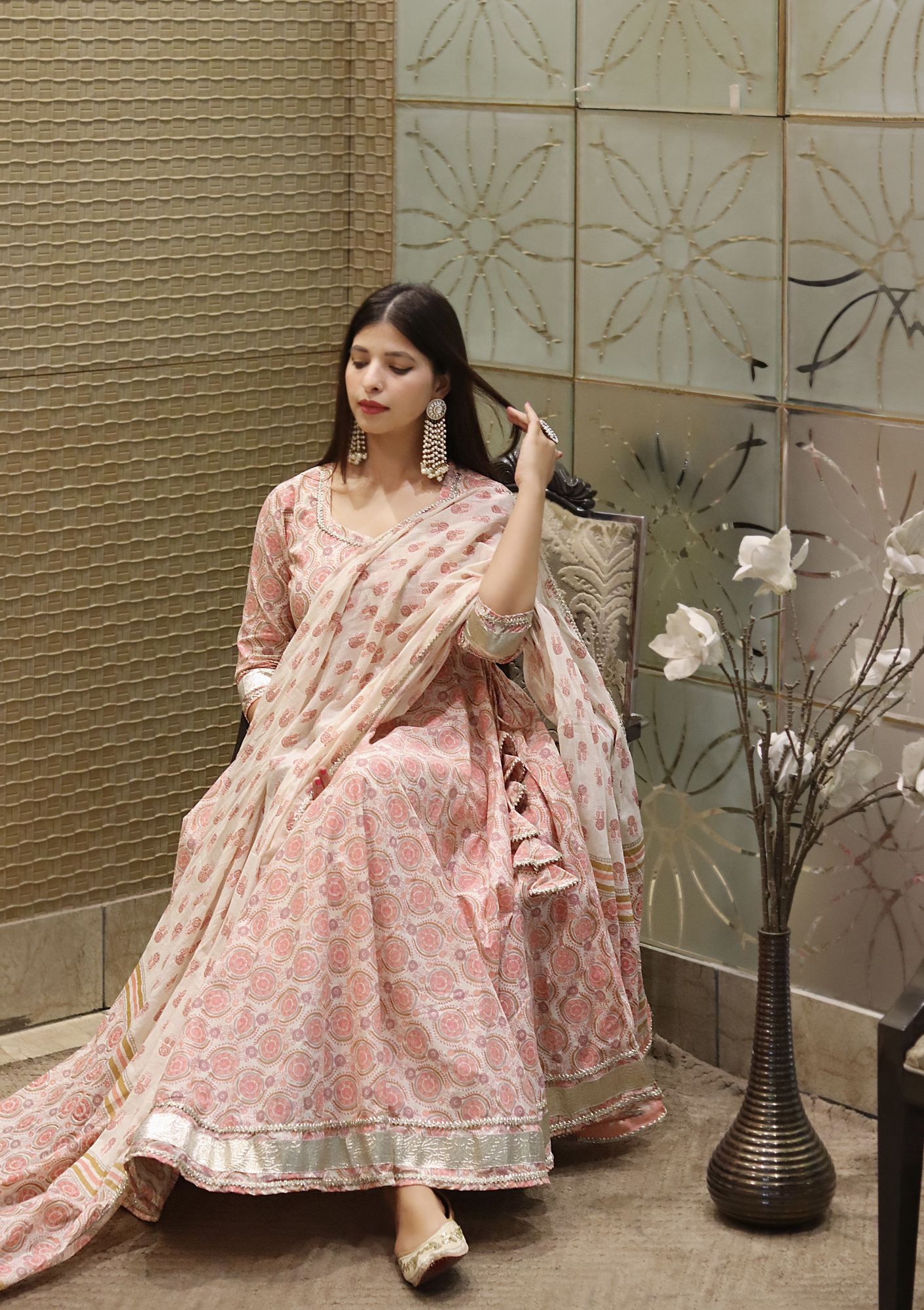 CREAM PRINTED GOTA PATTI SUIT SET