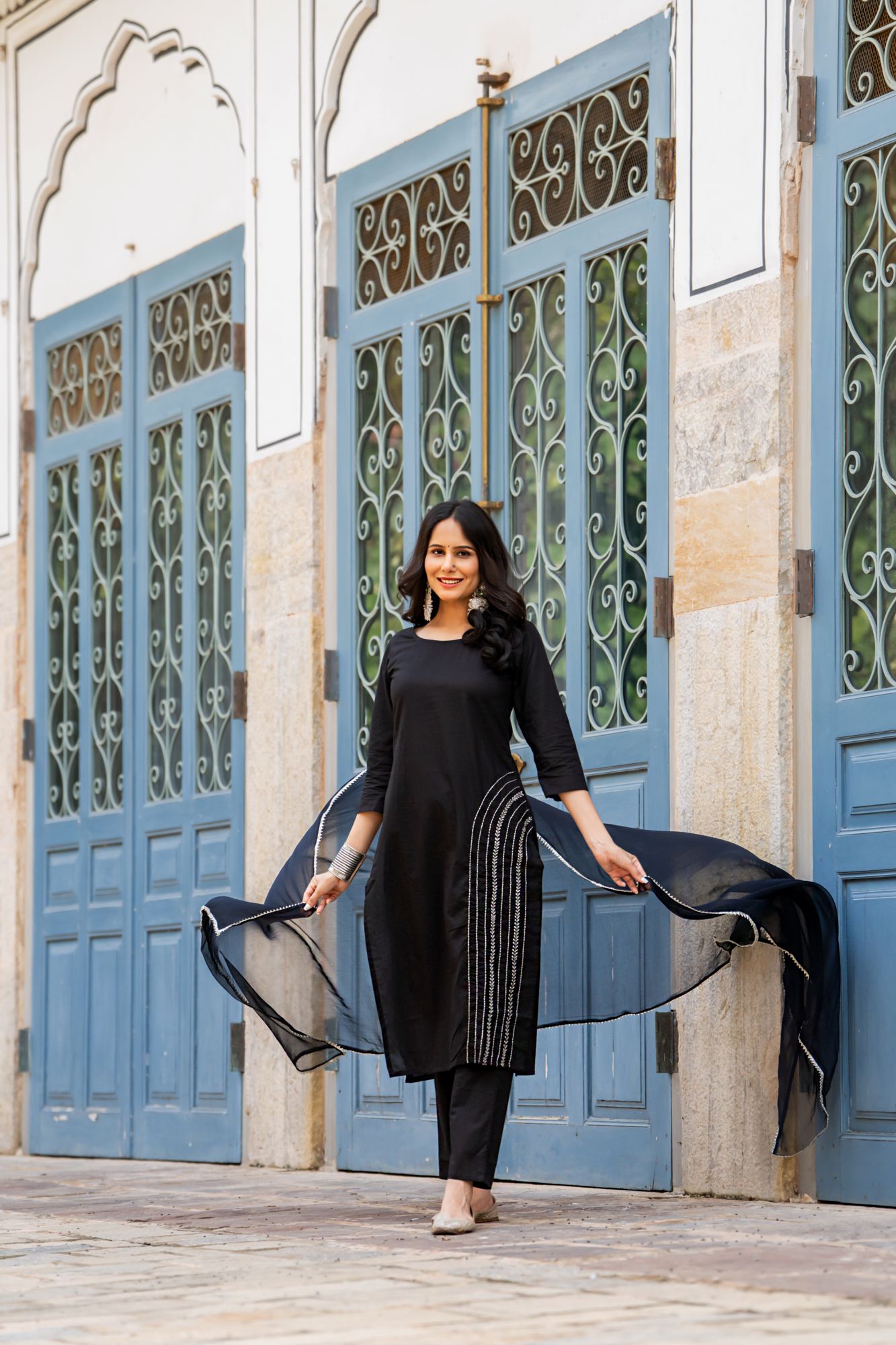 BLACK ARTISAN ZARI KURTA SET