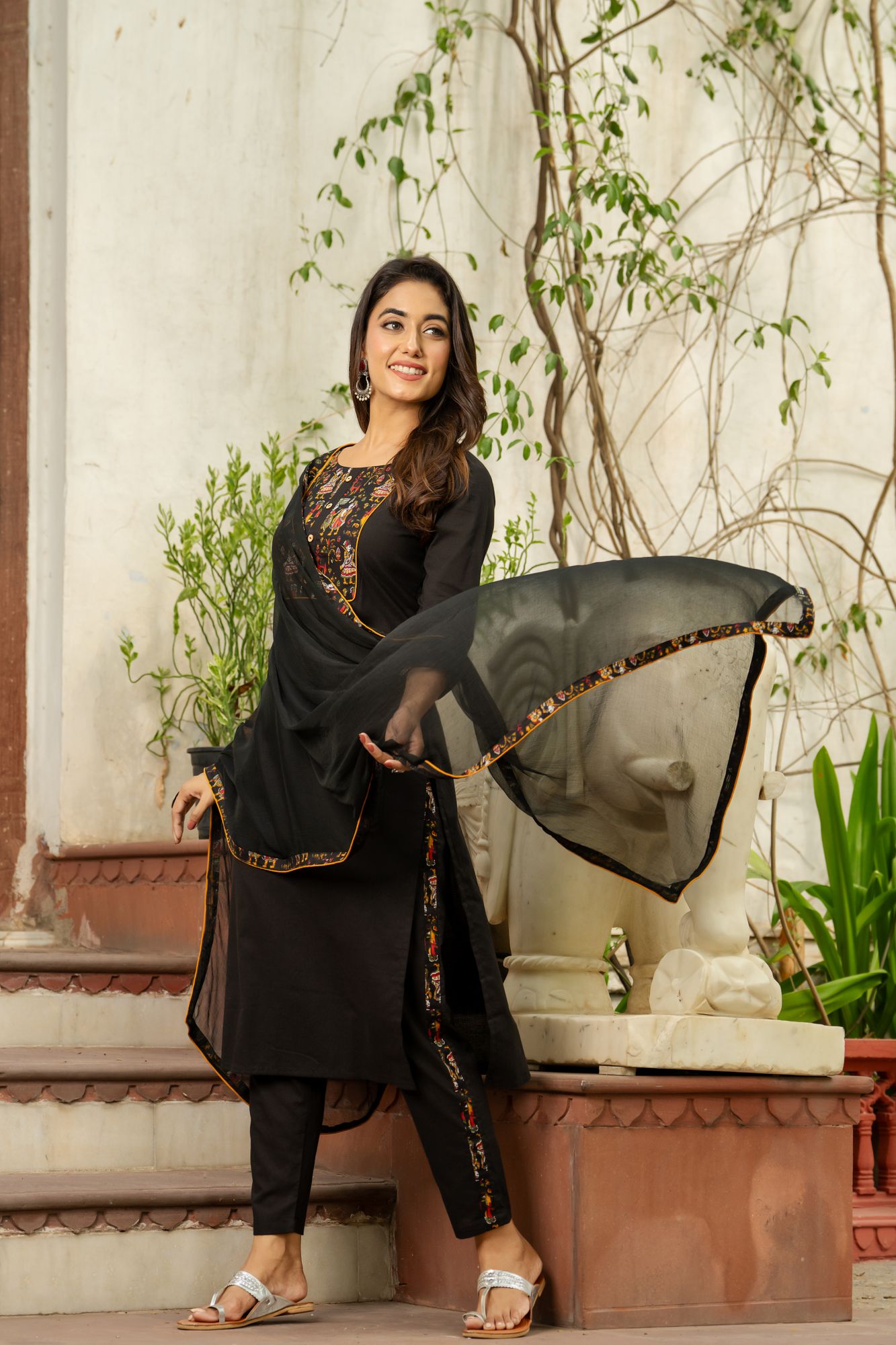 MAJESTIC BLACK KURTA SET