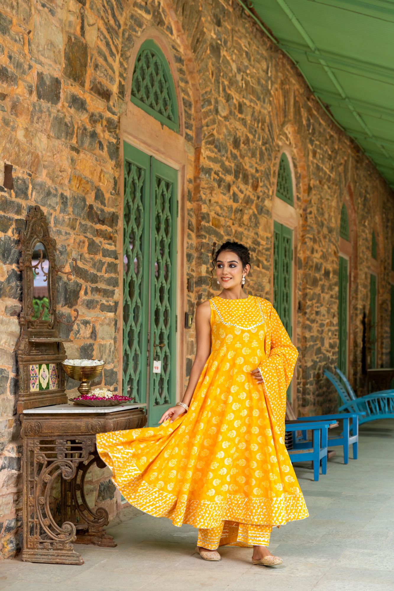 YELLOW GLOW MIRROR ANARKALI SET
