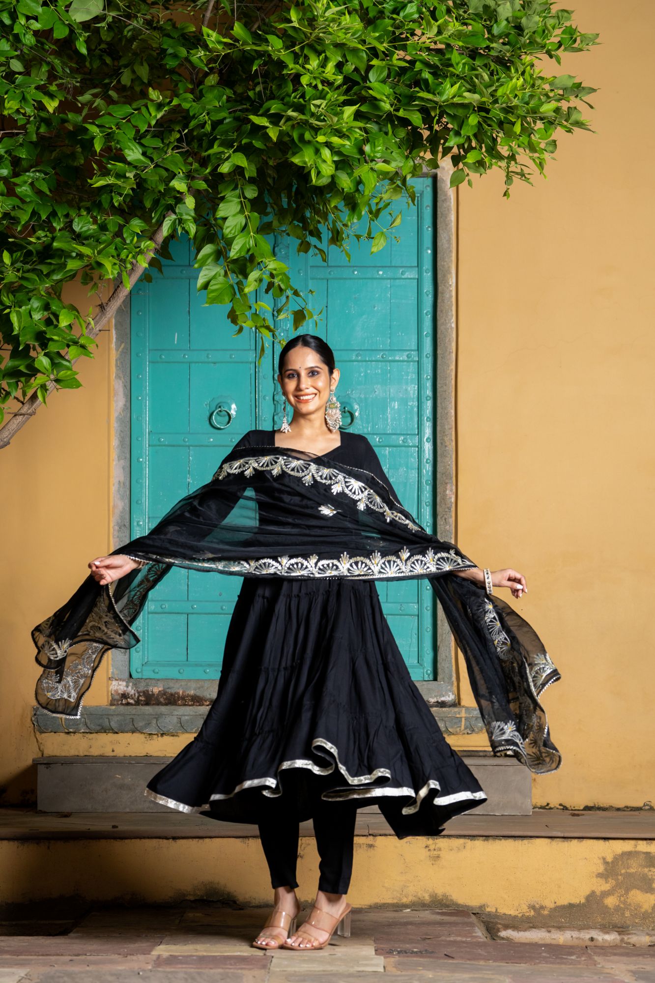 BLACK REGAL GOTA SUIT SET