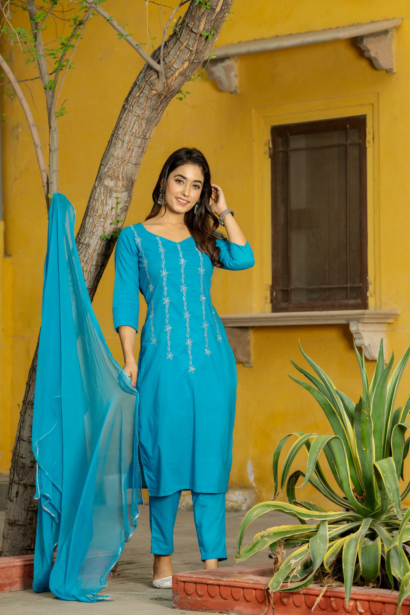 RADIANT TURQUOISE ZARI KURTA SET