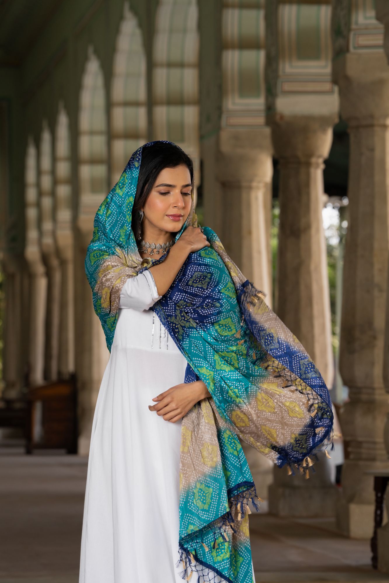 WHITE FLARED SUIT SET