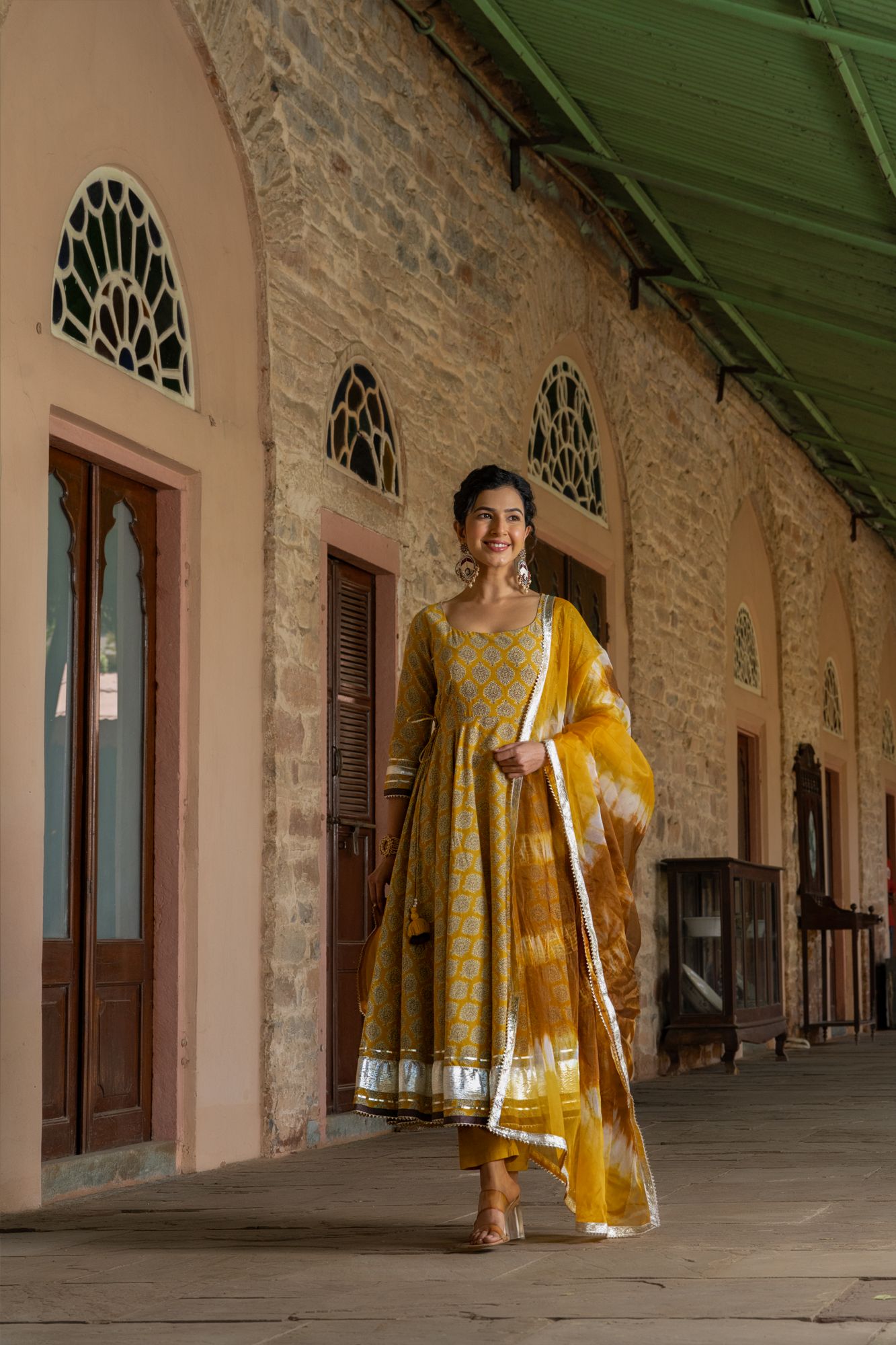 MUSTARD GOTA GLAMOUR SUIT SET