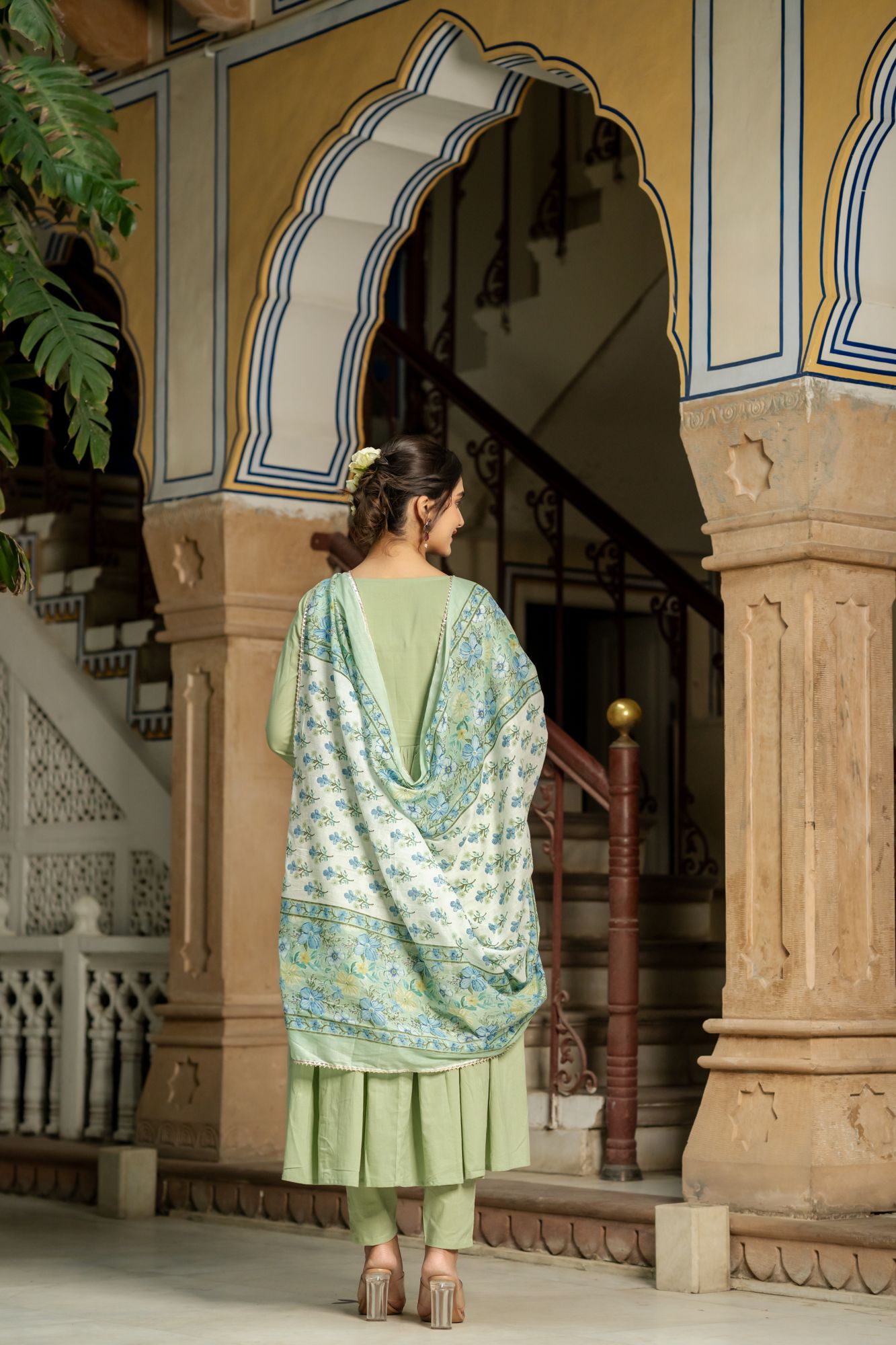 CLASSIC OLIVE CHARM SUIT SET