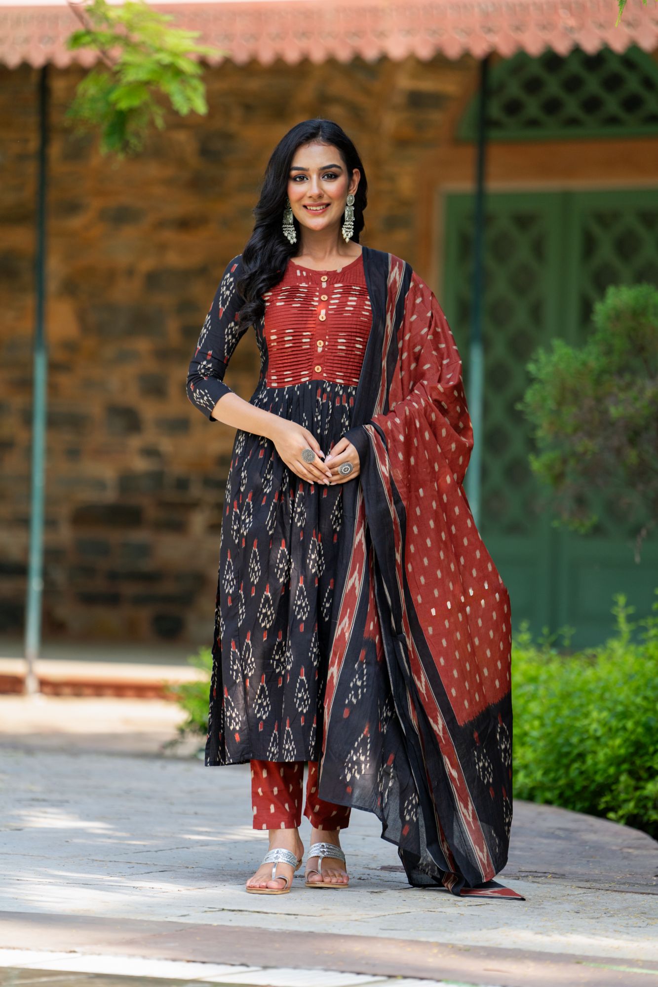 BLACK MODERN FLAIR KURTA SET