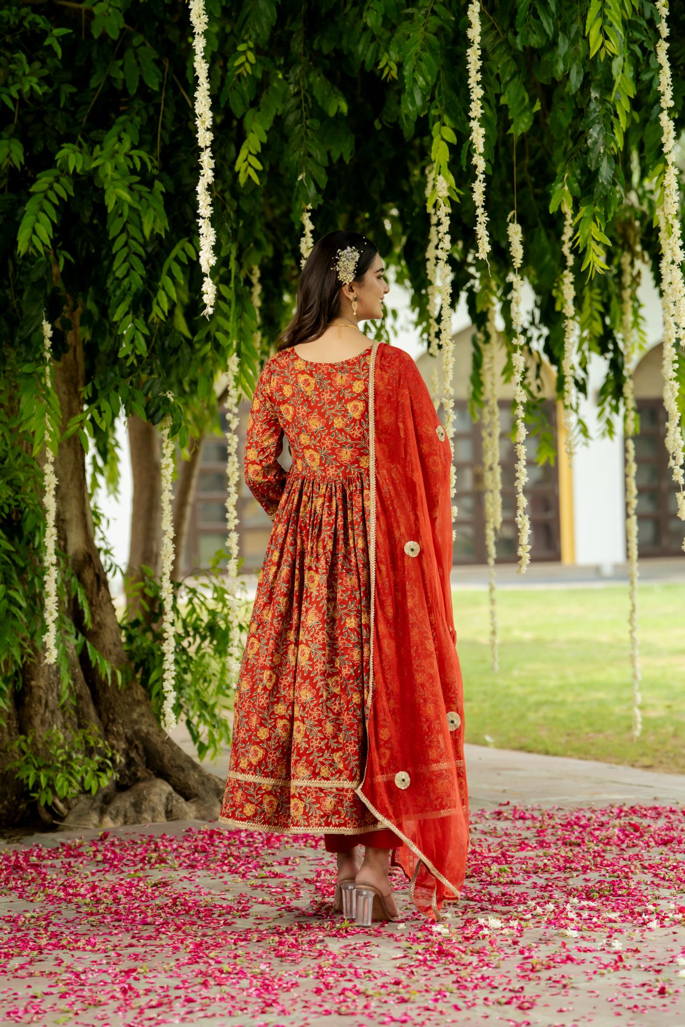 GRAND SCARLET GOTA SUIT SET