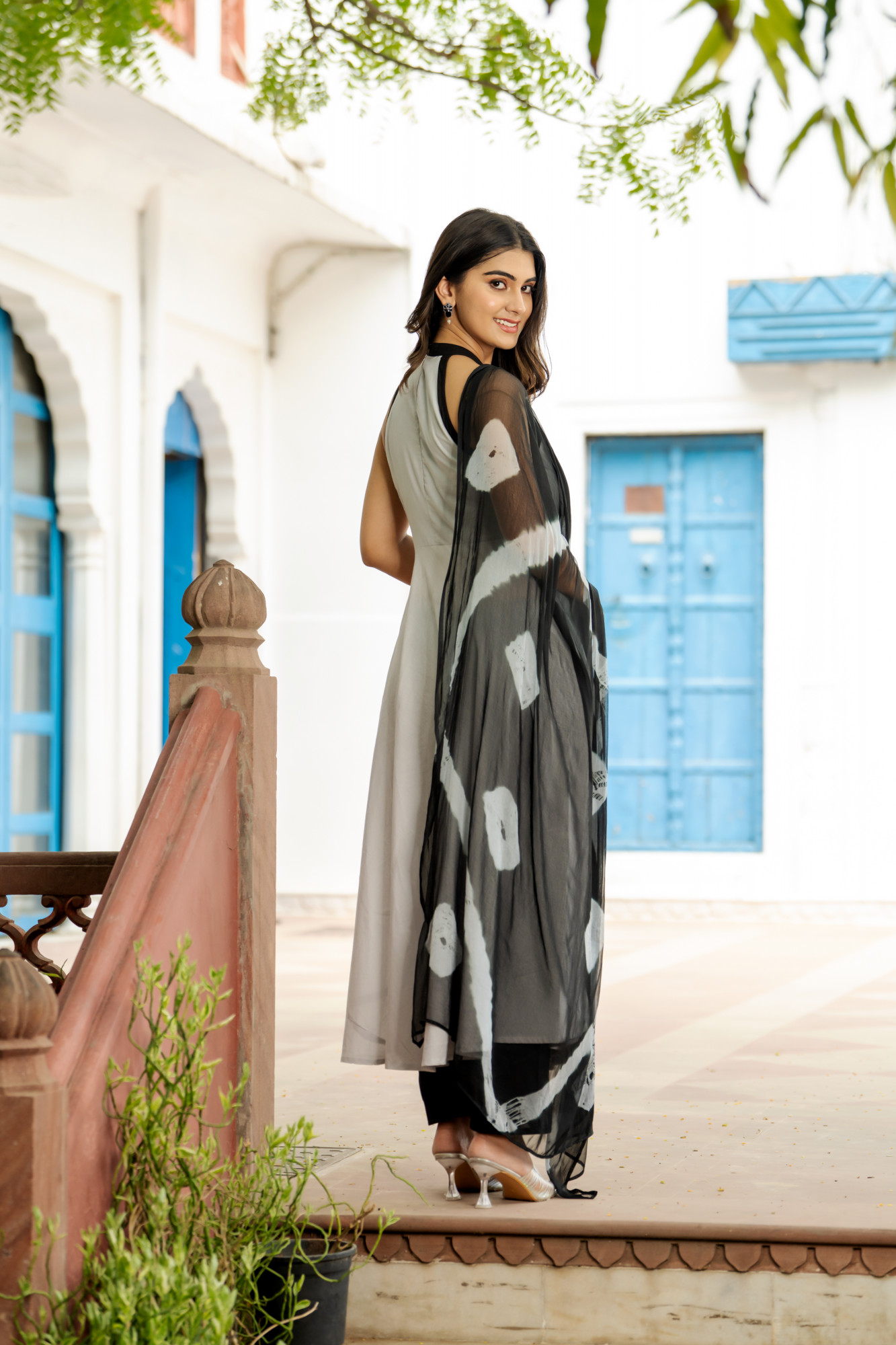 CLASSIC GREY CHARM SUIT SET