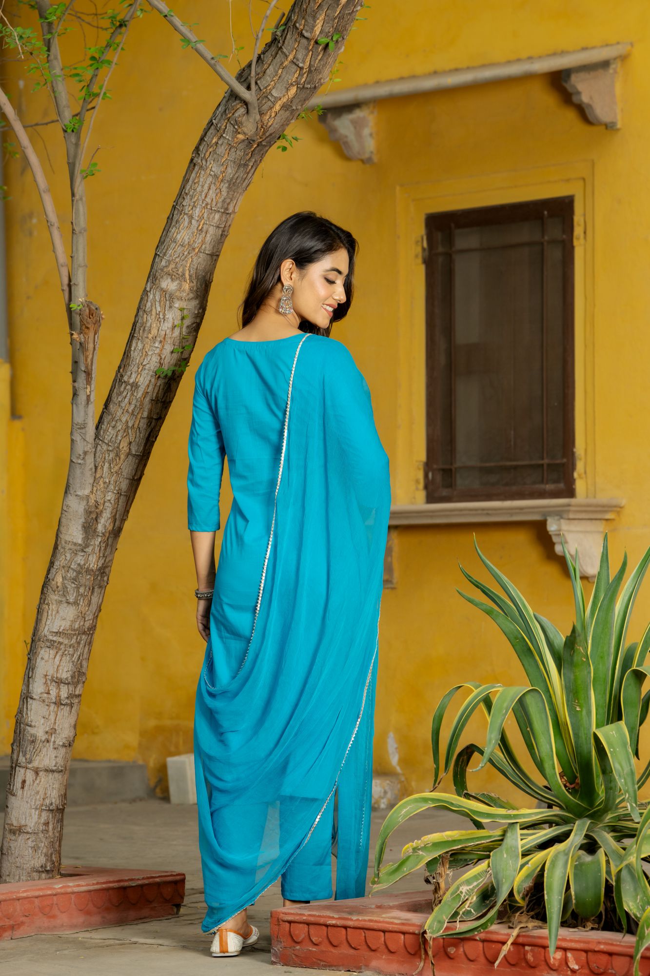 RADIANT TURQUOISE ZARI KURTA SET
