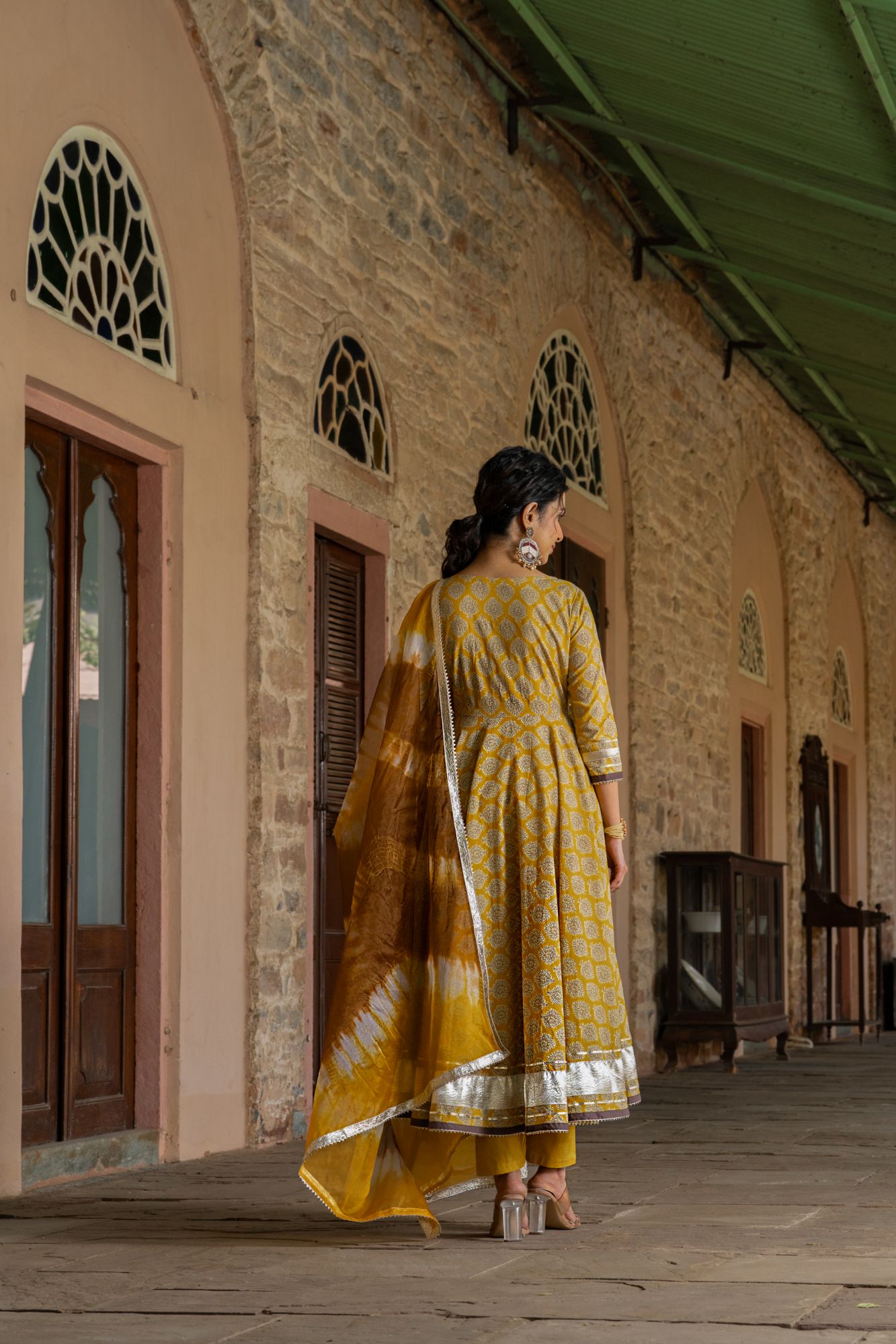 MUSTARD GOTA GLAMOUR SUIT SET