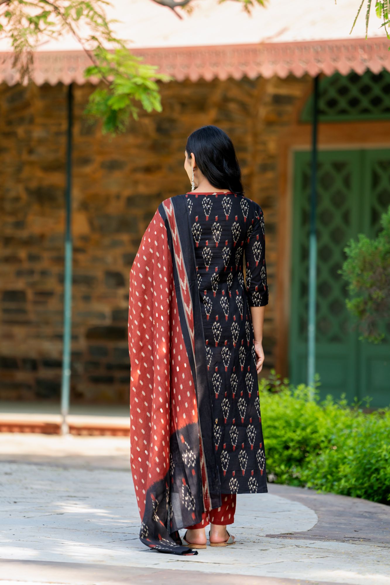 BLACK MODERN FLAIR KURTA SET