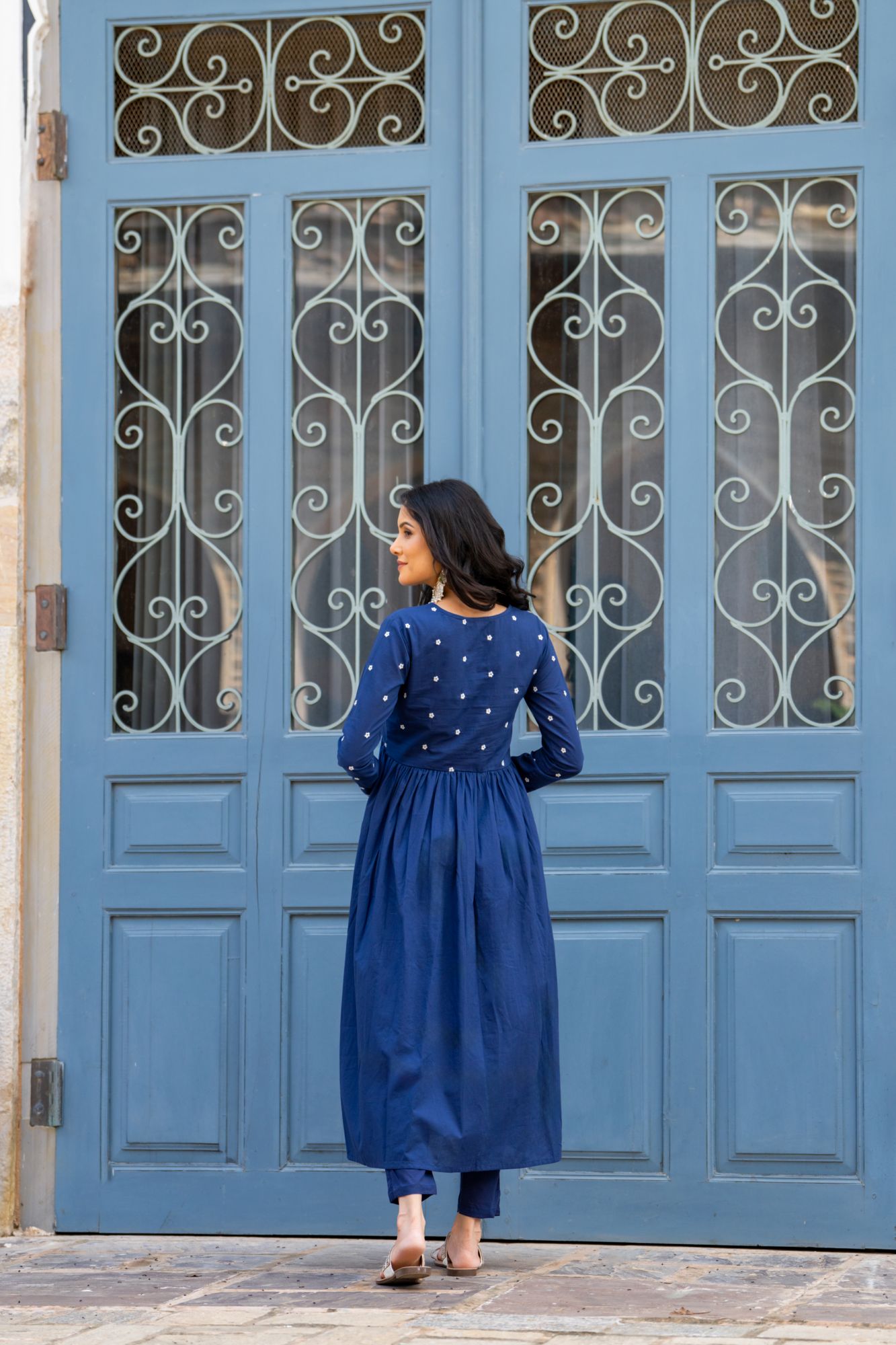 NAVY EMBROIDERY KURTA SET