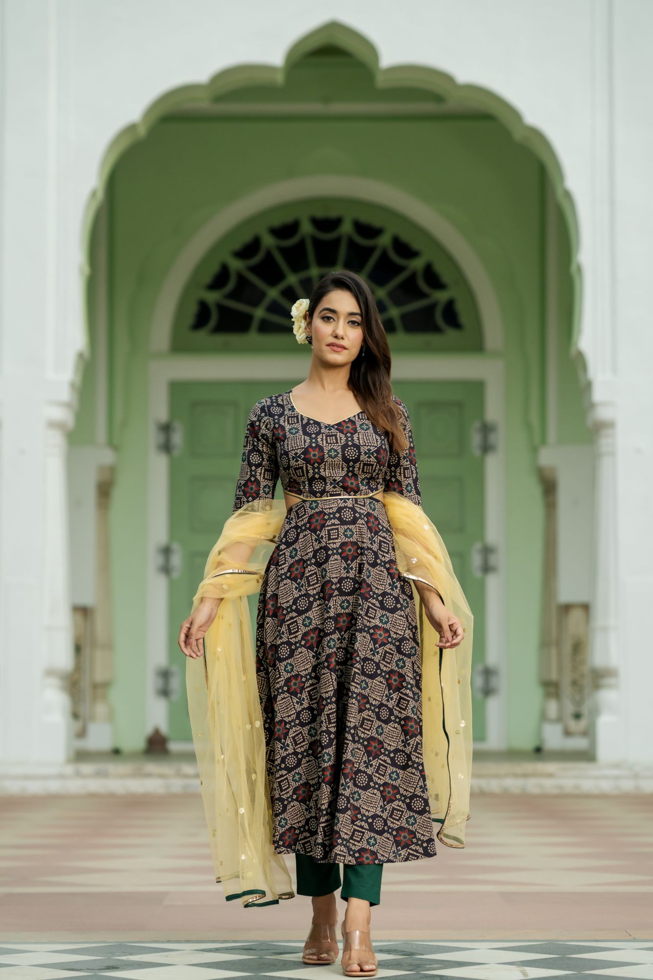 VINTAGE NOIR ANARKALI SUIT SET