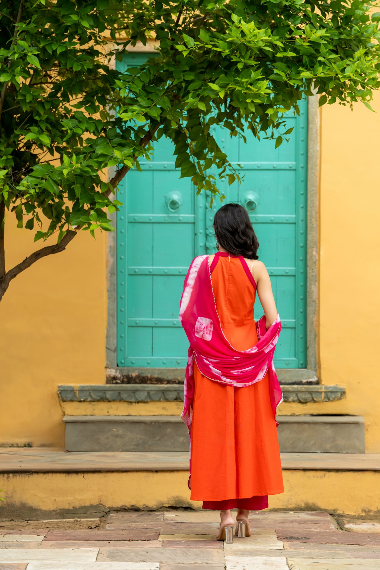 ORANGE CLASSIC CHARM SUIT SET