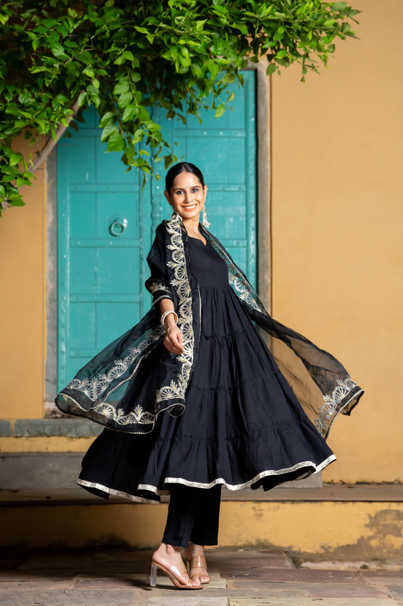 BLACK REGAL GOTA SUIT SET