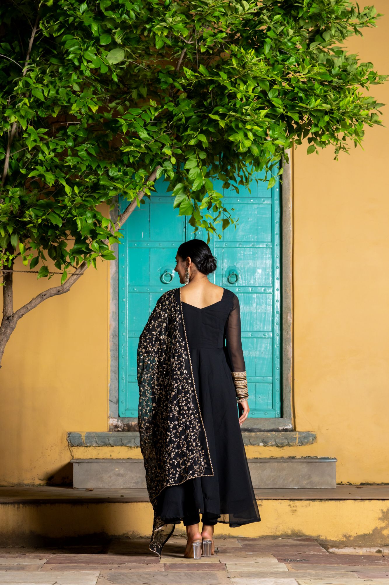 BLACK ZARI SPLENDOR ANARKALI SET