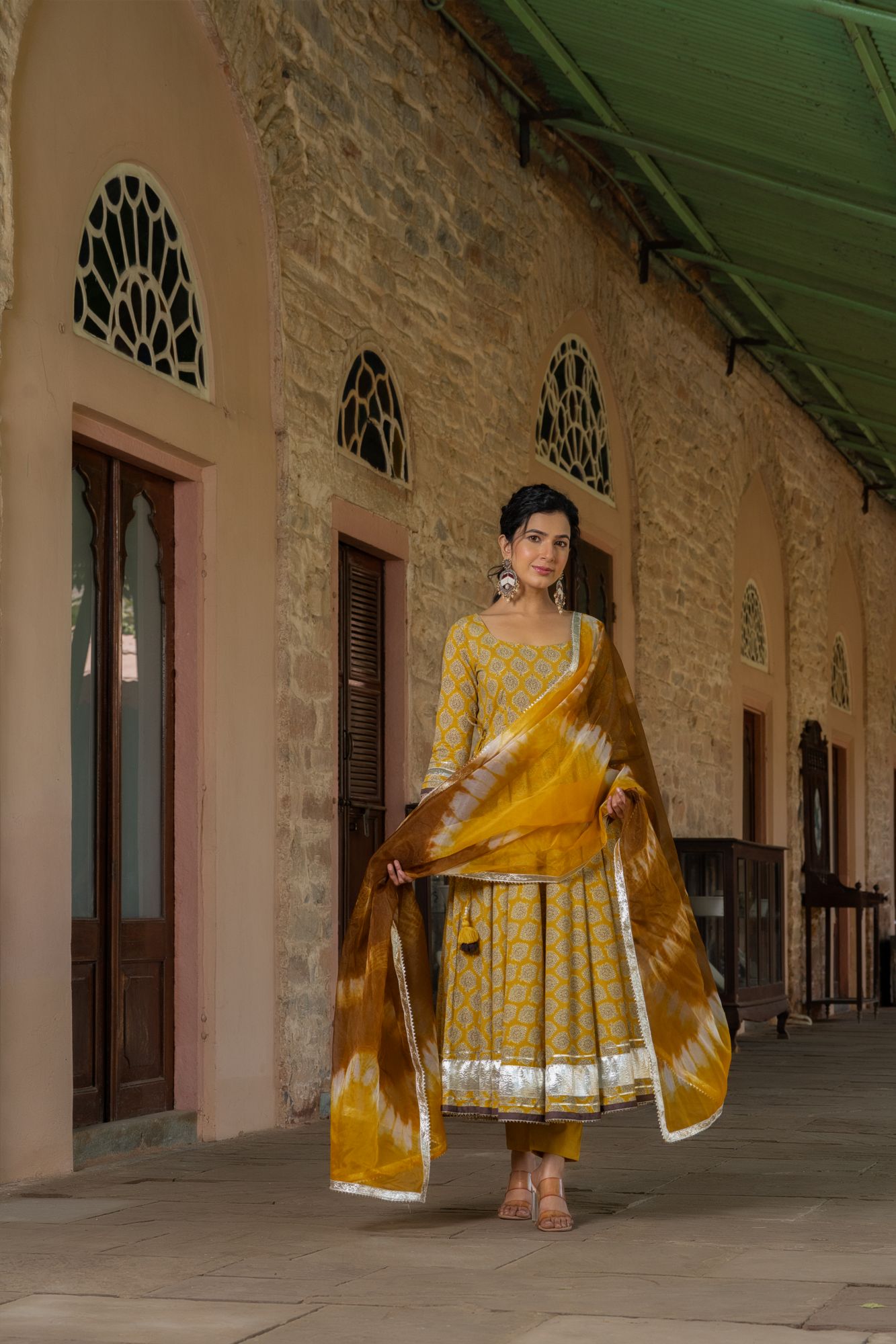 MUSTARD GOTA GLAMOUR SUIT SET