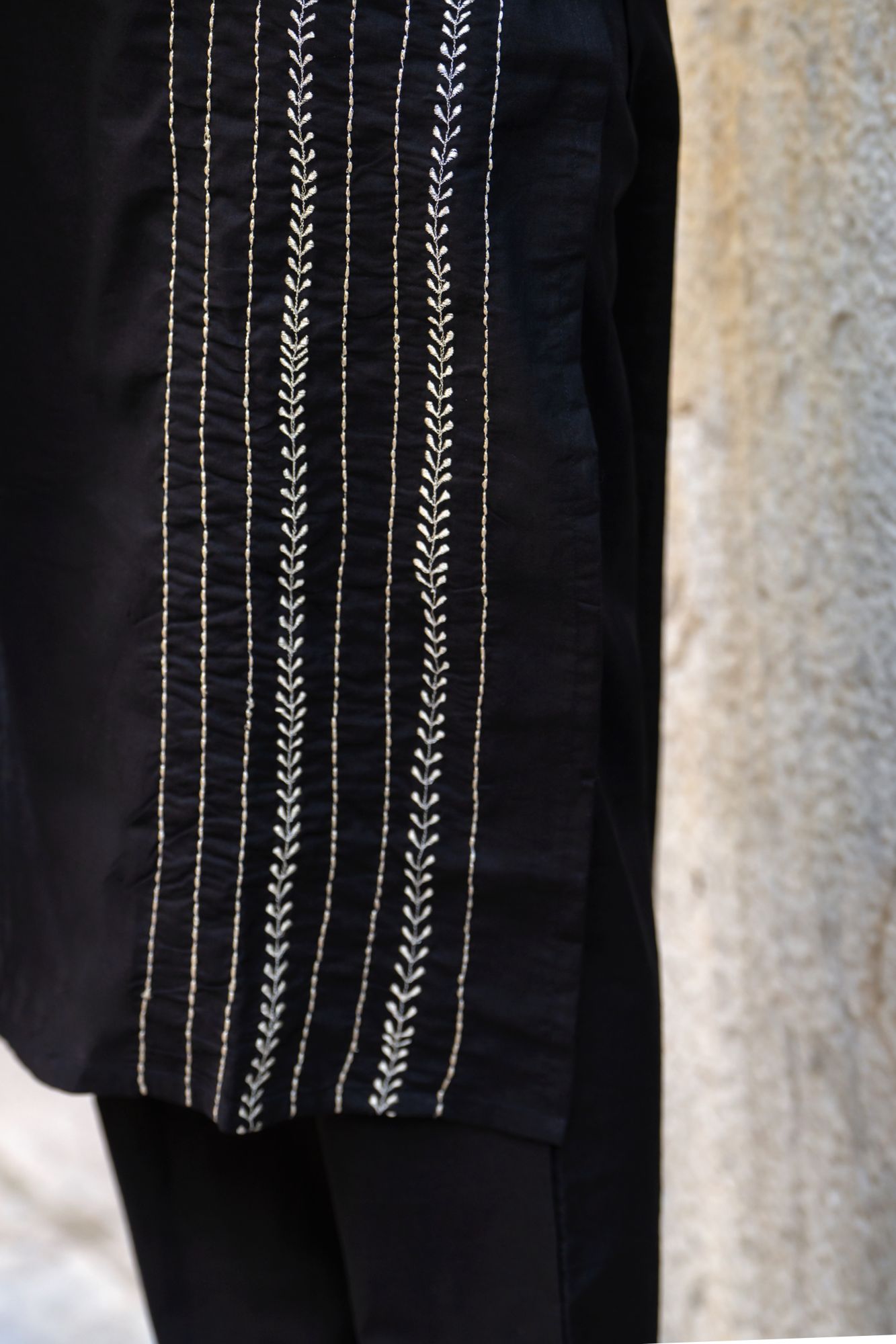 BLACK ARTISAN ZARI KURTA SET