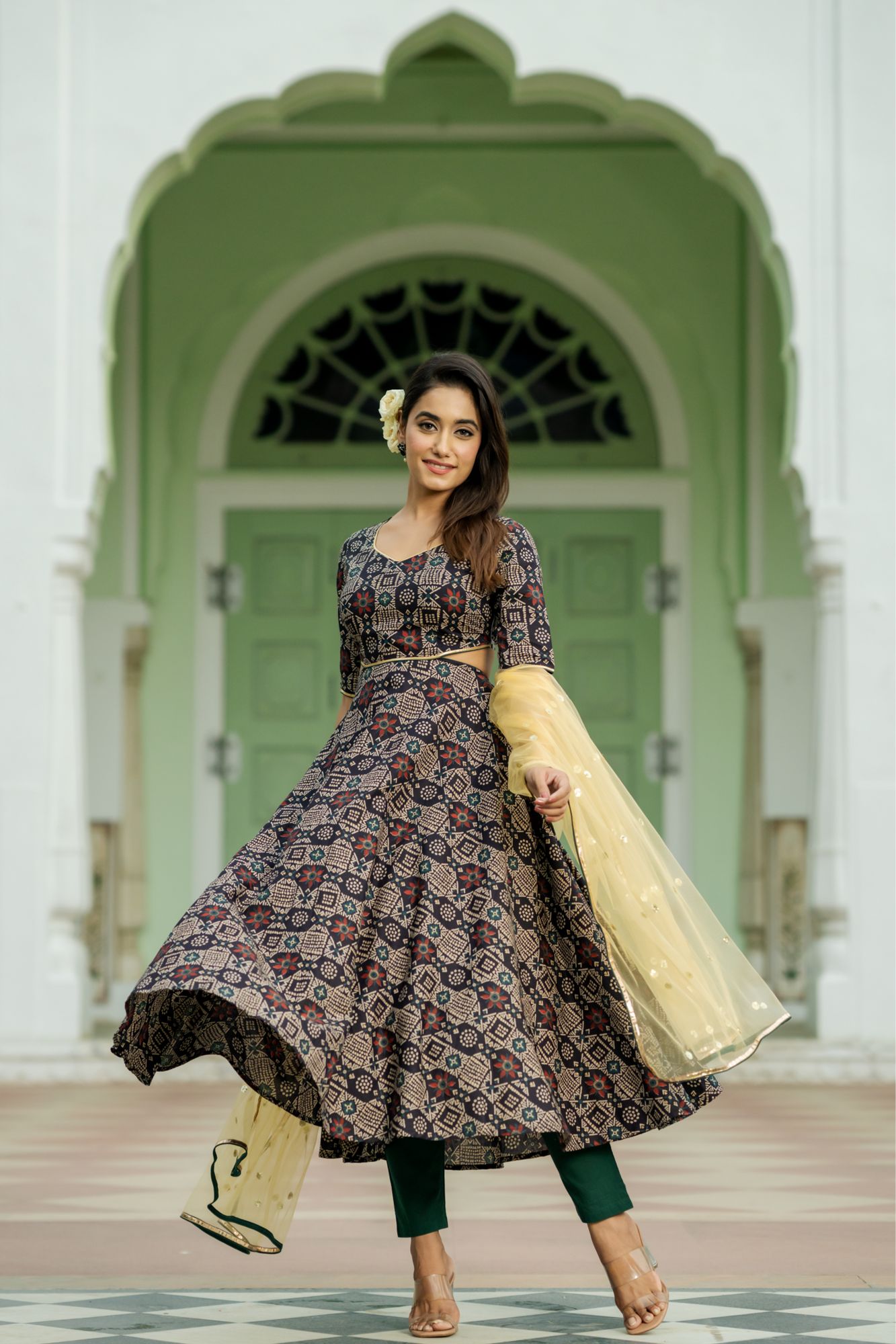 VINTAGE NOIR ANARKALI SUIT SET