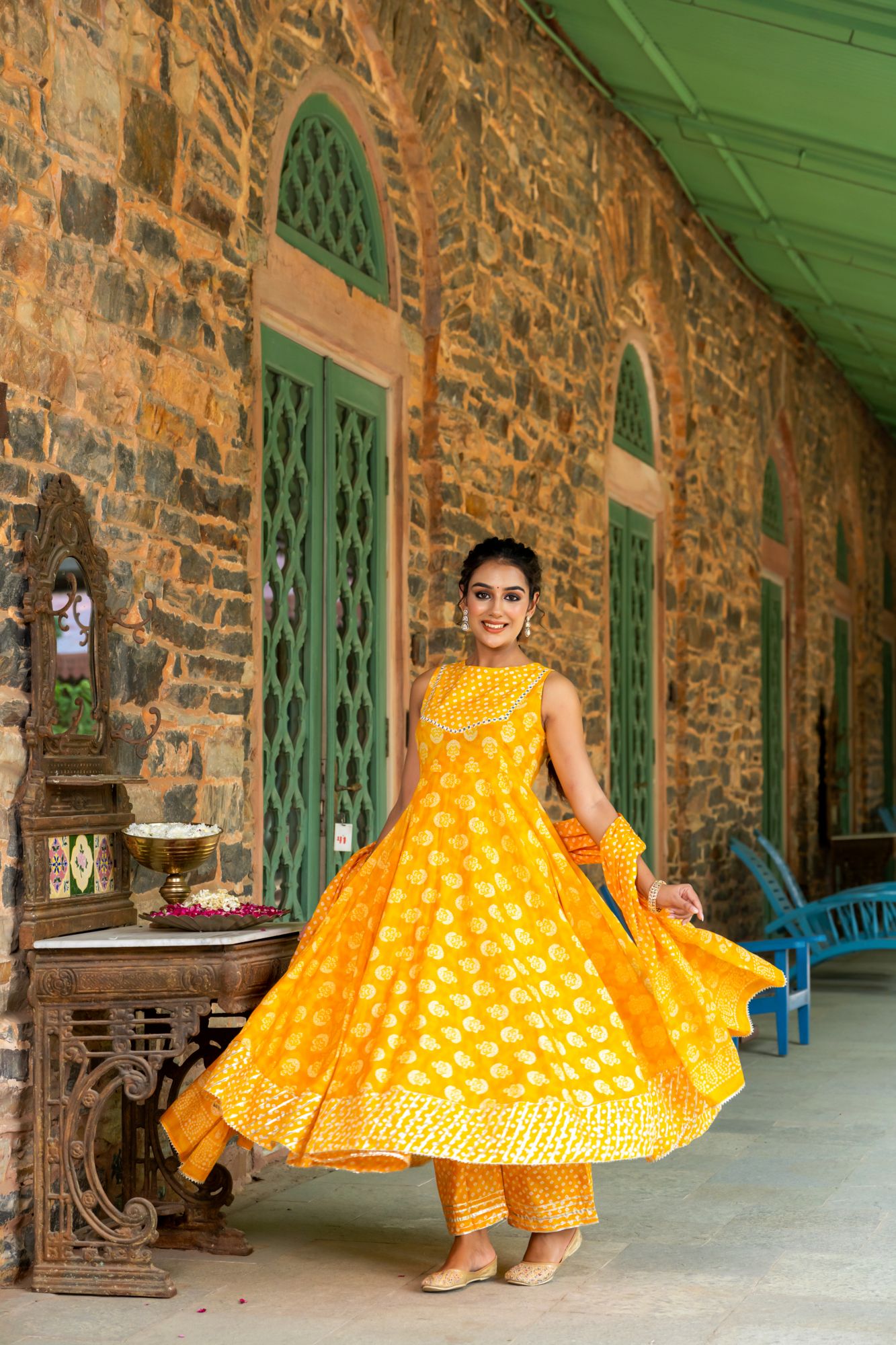 YELLOW GLOW MIRROR ANARKALI SET
