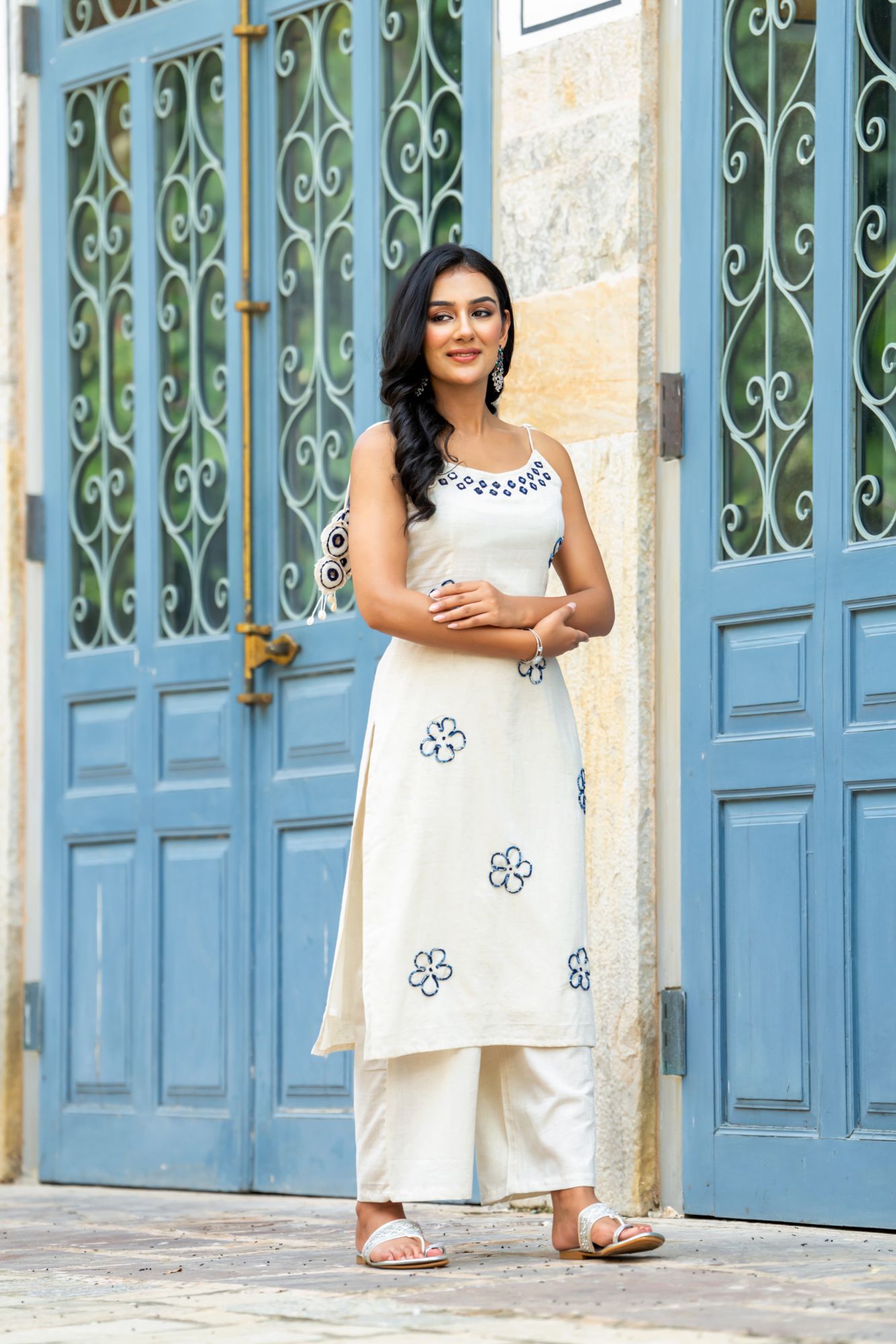 IVORY THREAD ELEGANCE KURTA SET