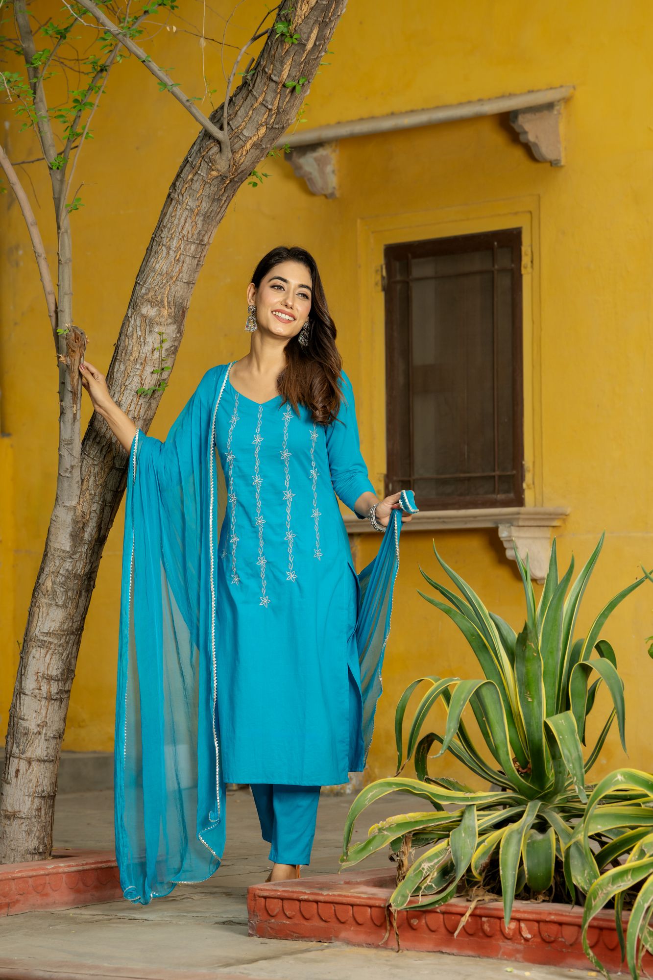 RADIANT TURQUOISE ZARI KURTA SET
