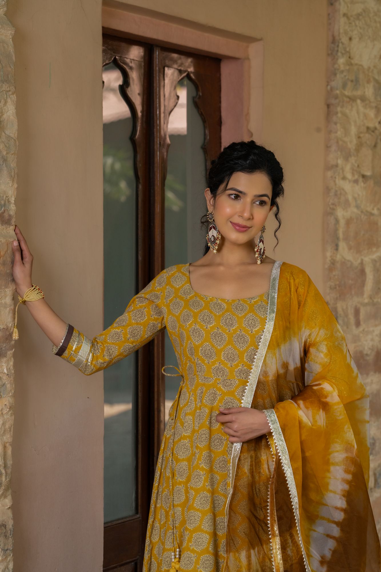 MUSTARD GOTA GLAMOUR SUIT SET