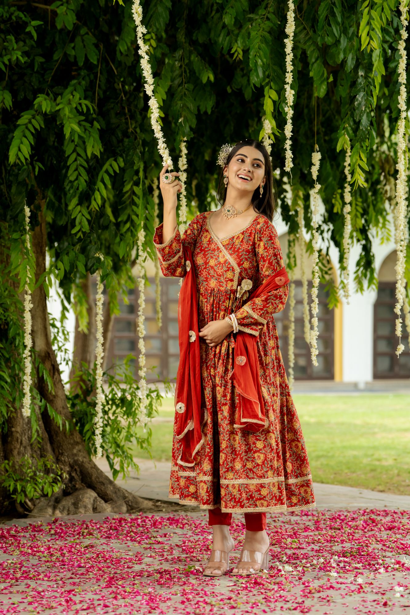 GRAND SCARLET GOTA SUIT SET