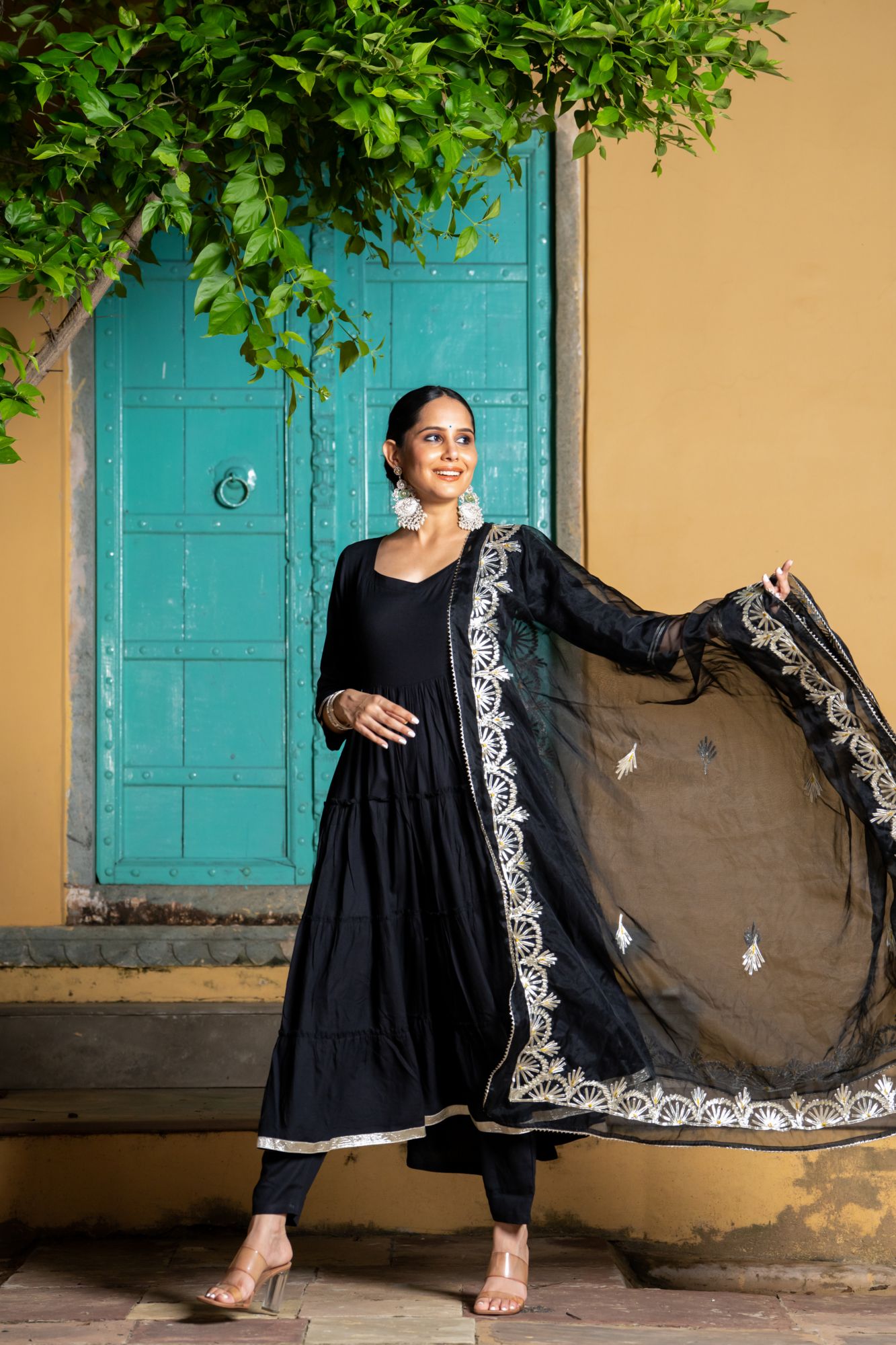 BLACK REGAL GOTA SUIT SET