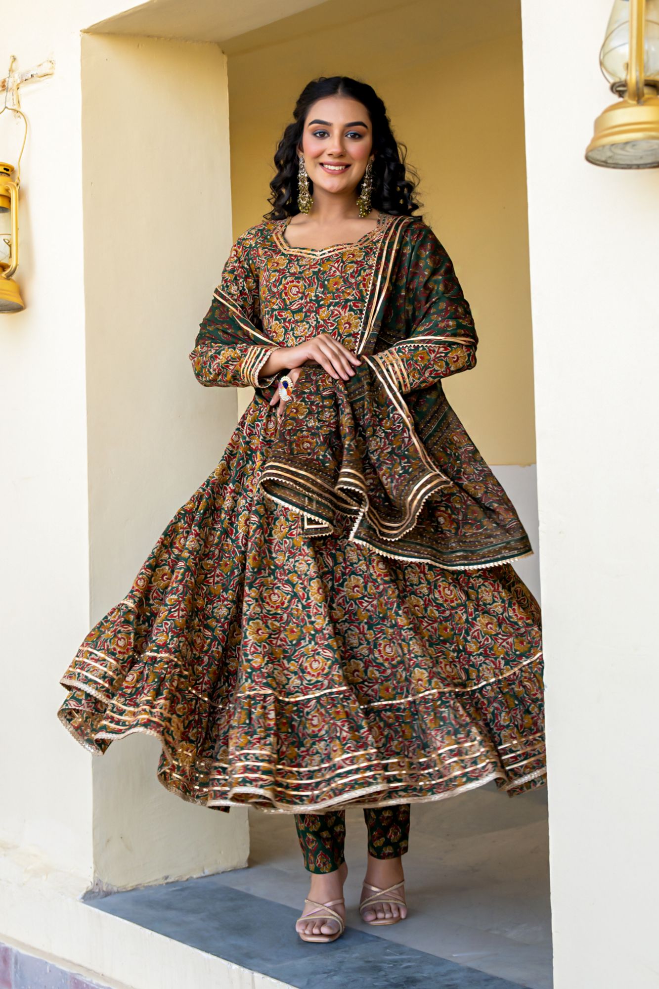 VINTERRA COTTON FRILLED SUIT SET