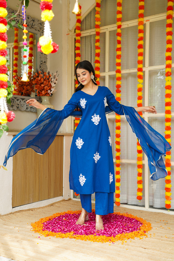 Image of ROYAL BLUE AARI KURTA SET