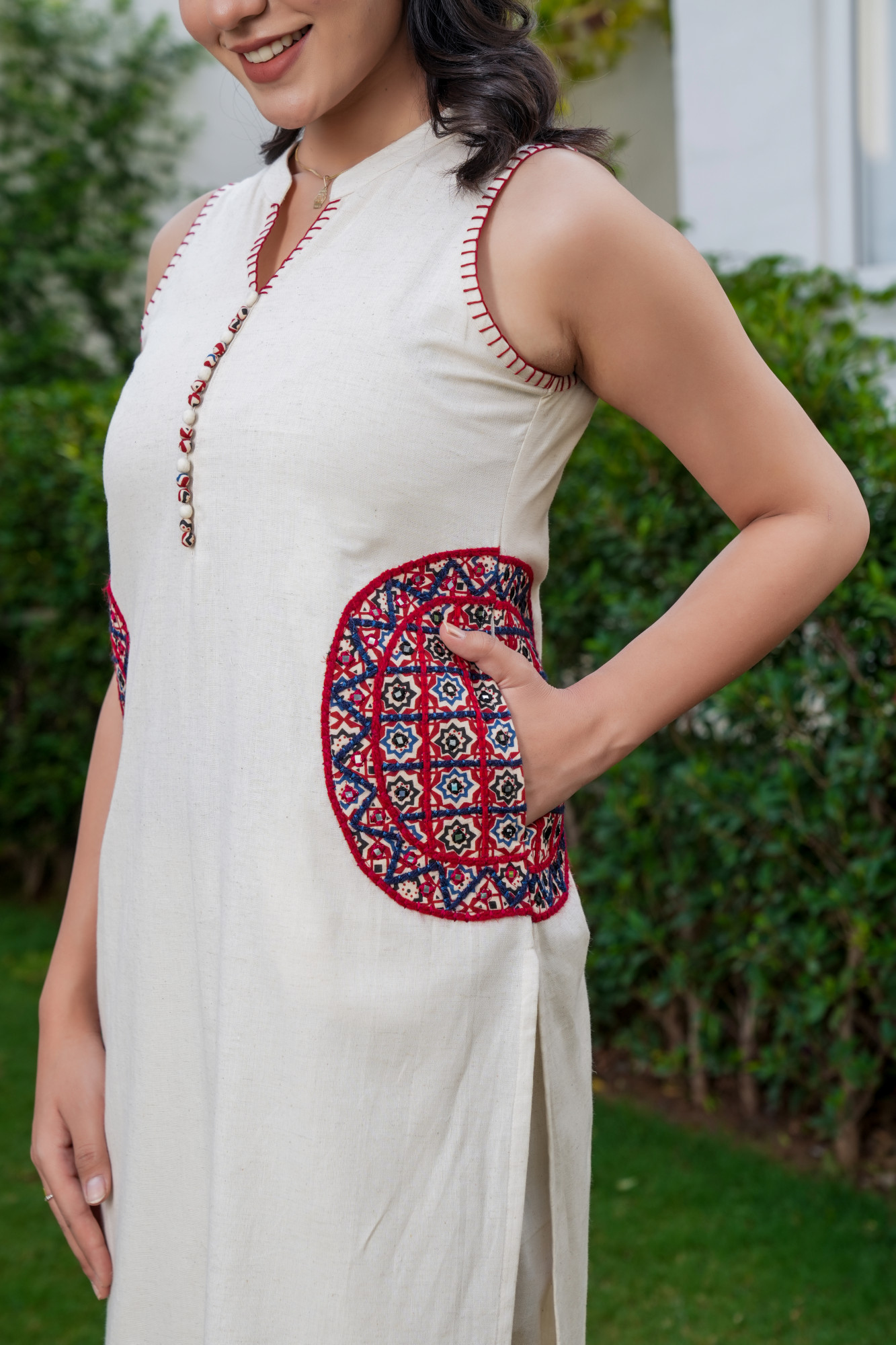 NOORIKA CREAM PATCH EMBROIDERED FLEX