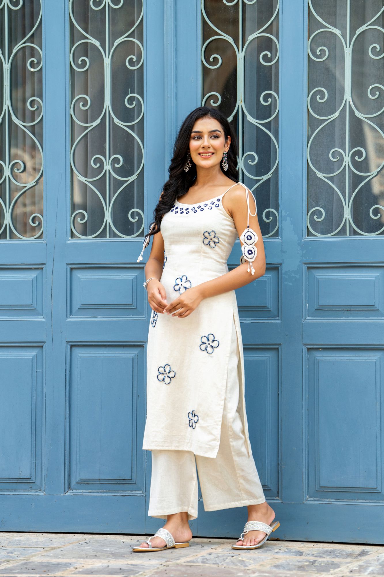 IVORY THREAD ELEGANCE KURTA SET