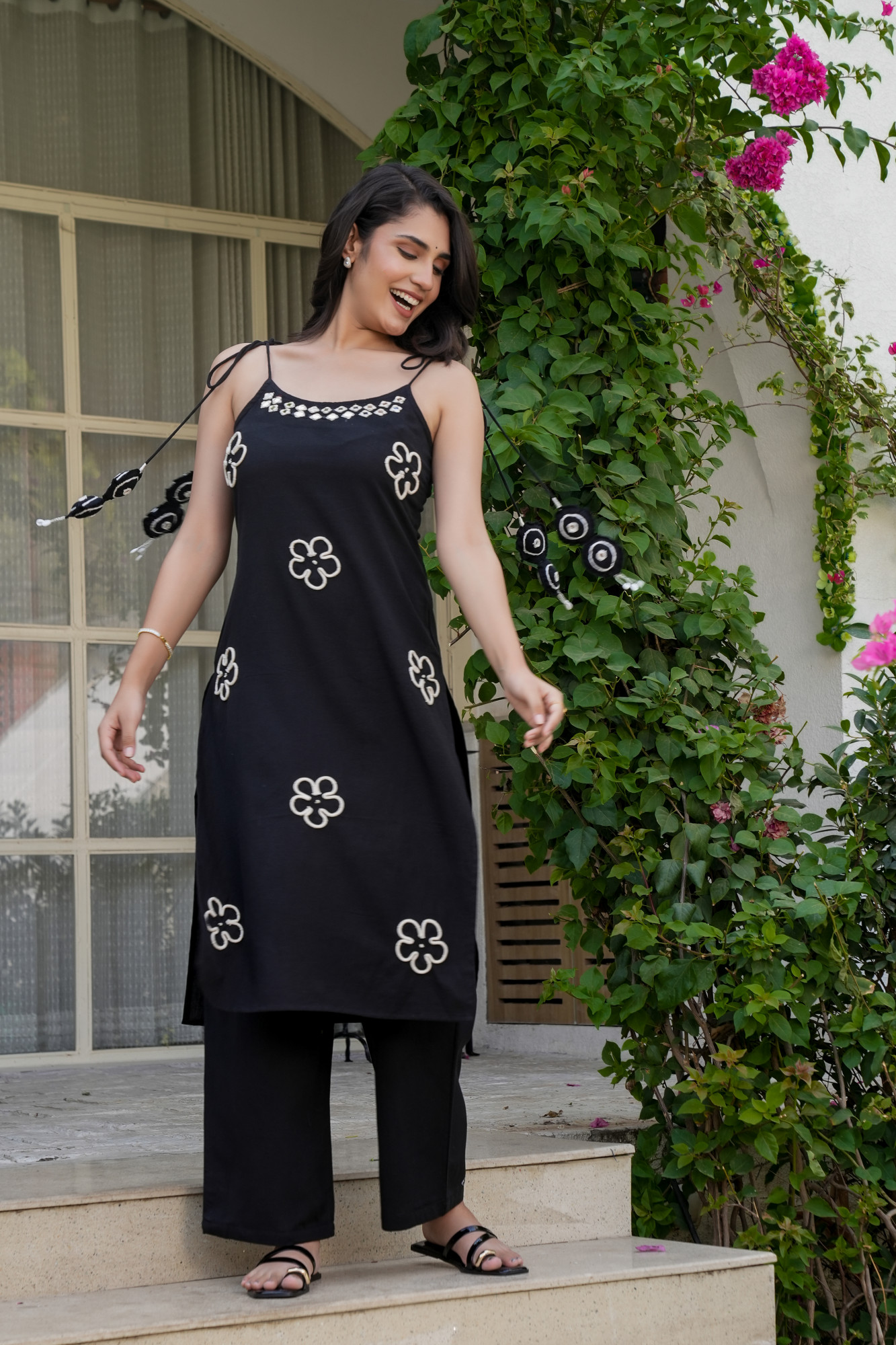 BLACK THREAD ELEGANCE KURTA SET