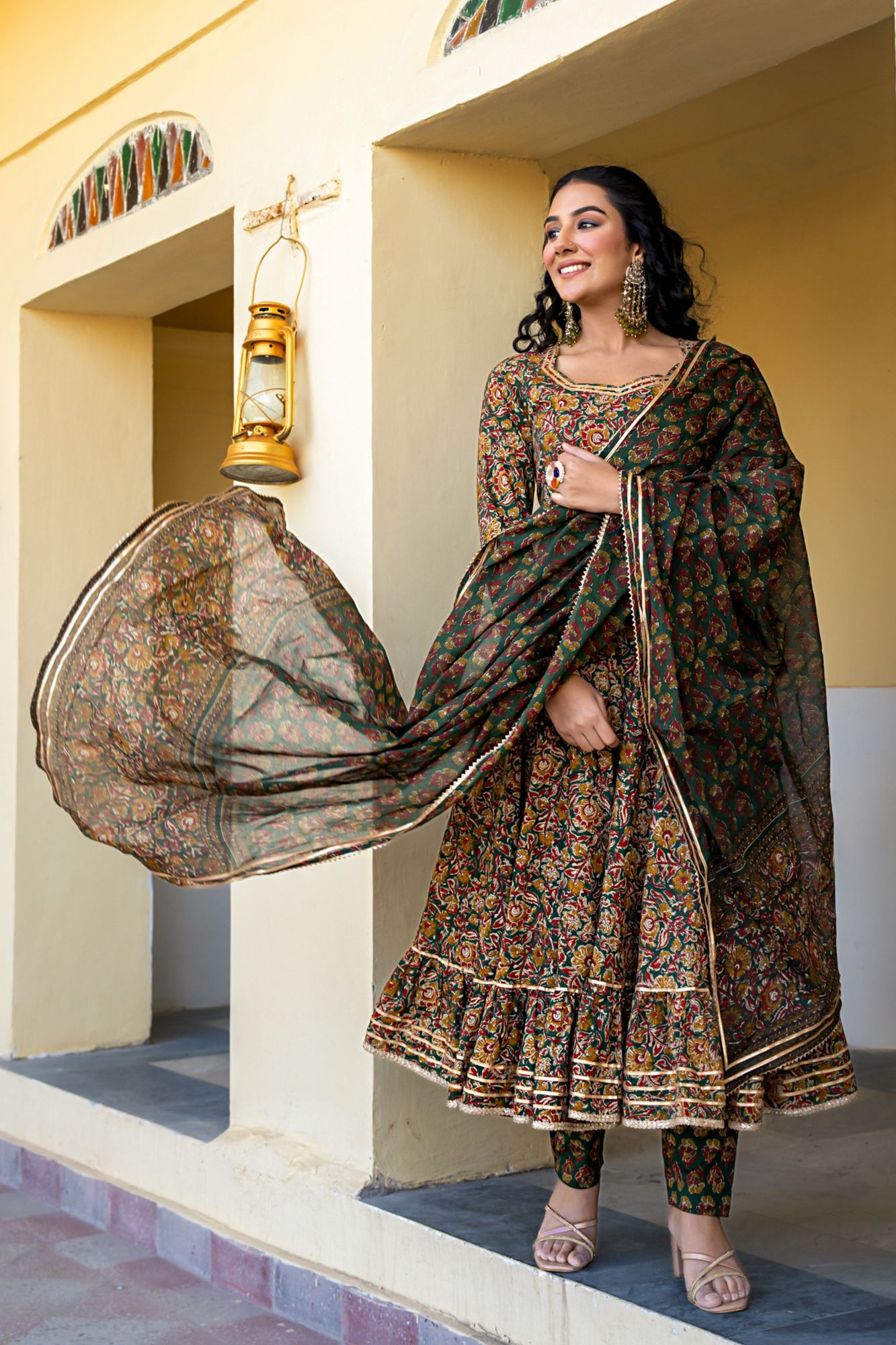 VINTERRA COTTON FRILLED SUIT SET