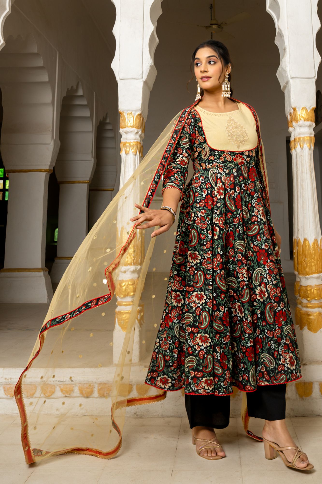 ZARIKA COTTON LACE SUIT SET