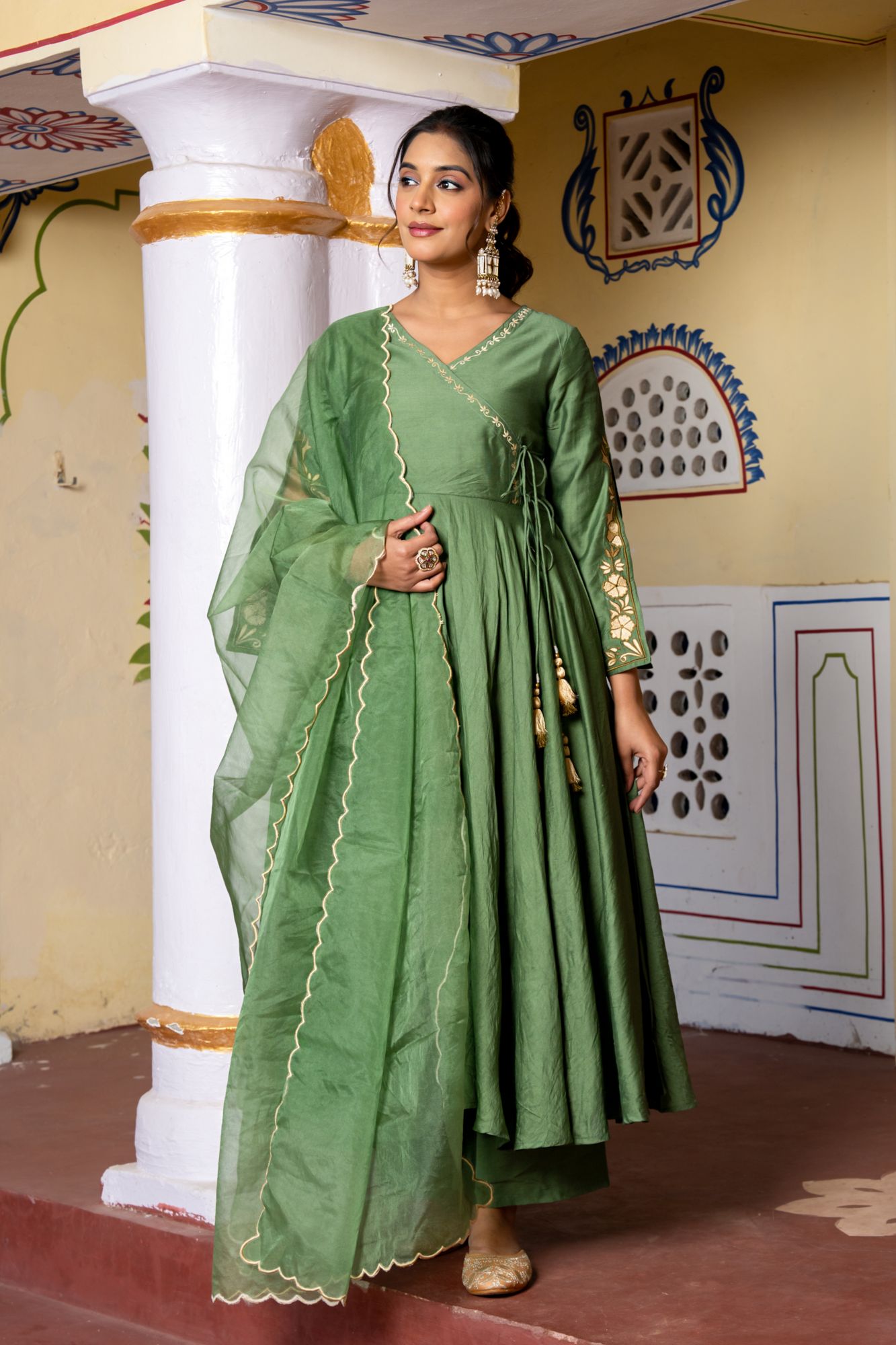 LUXE CHANDERI EMBROIDERY SUIT SET