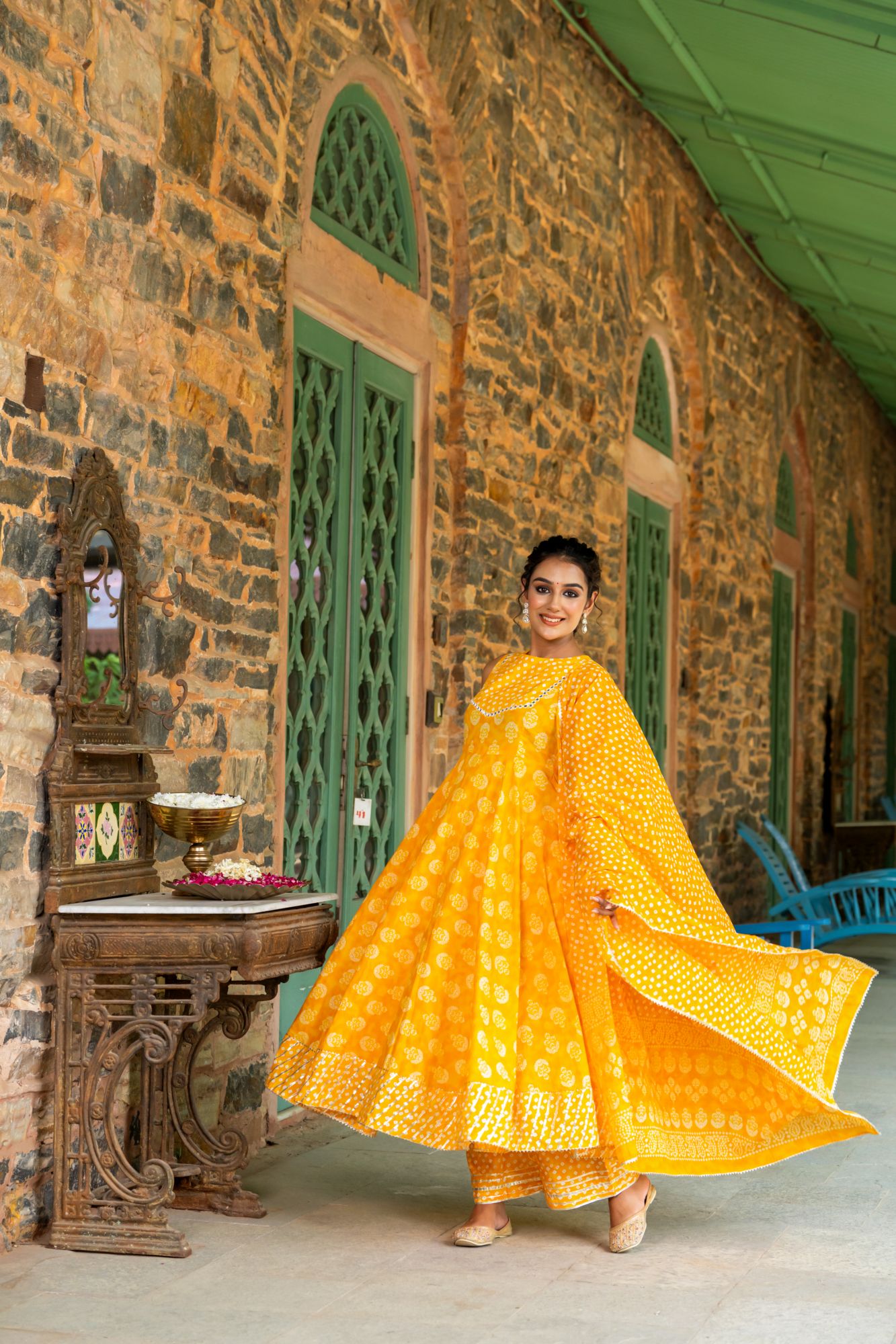 YELLOW GLOW MIRROR ANARKALI SET