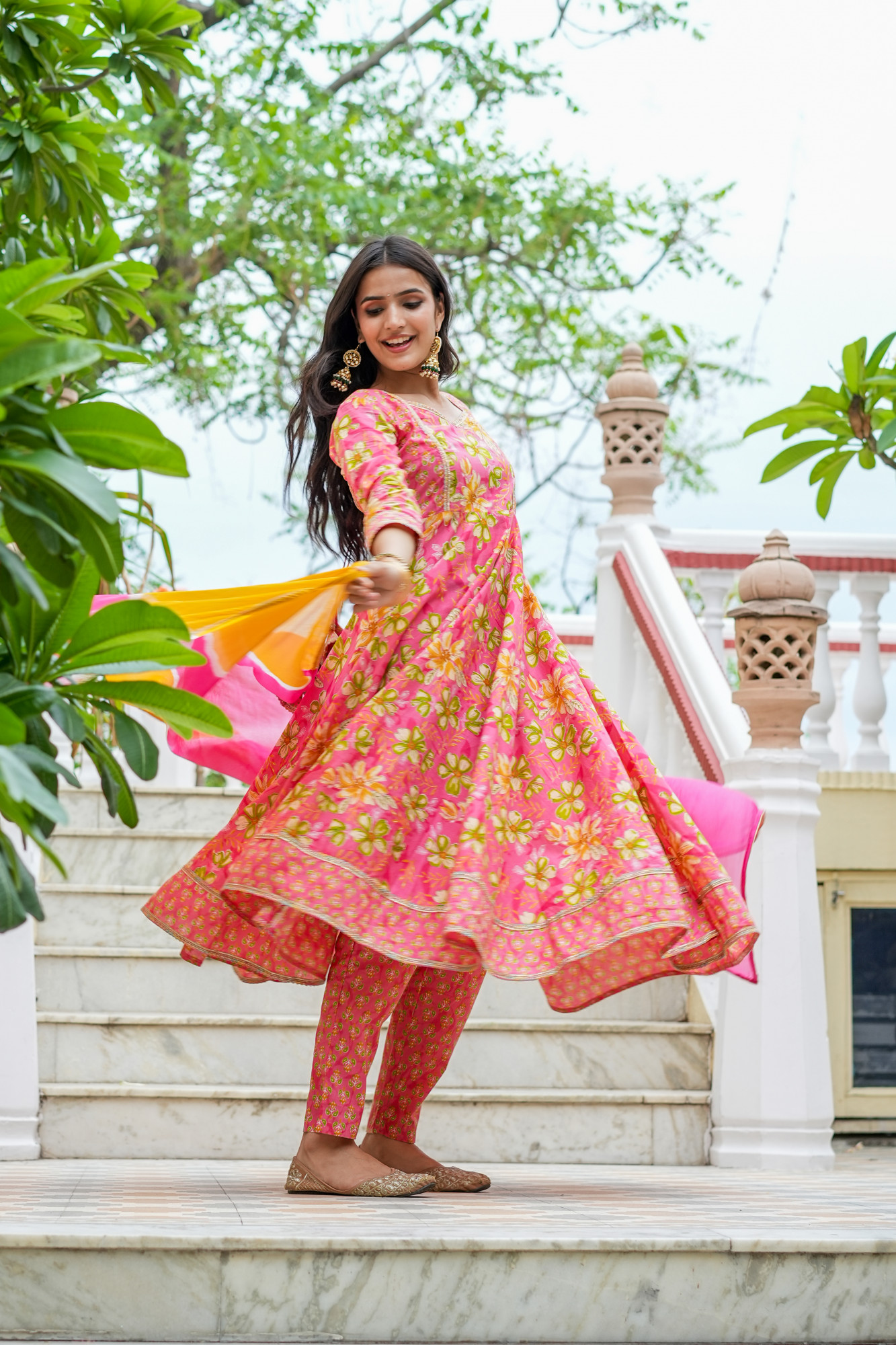 PEACH BLOOM LACE EMBELLISHED SUIT SET