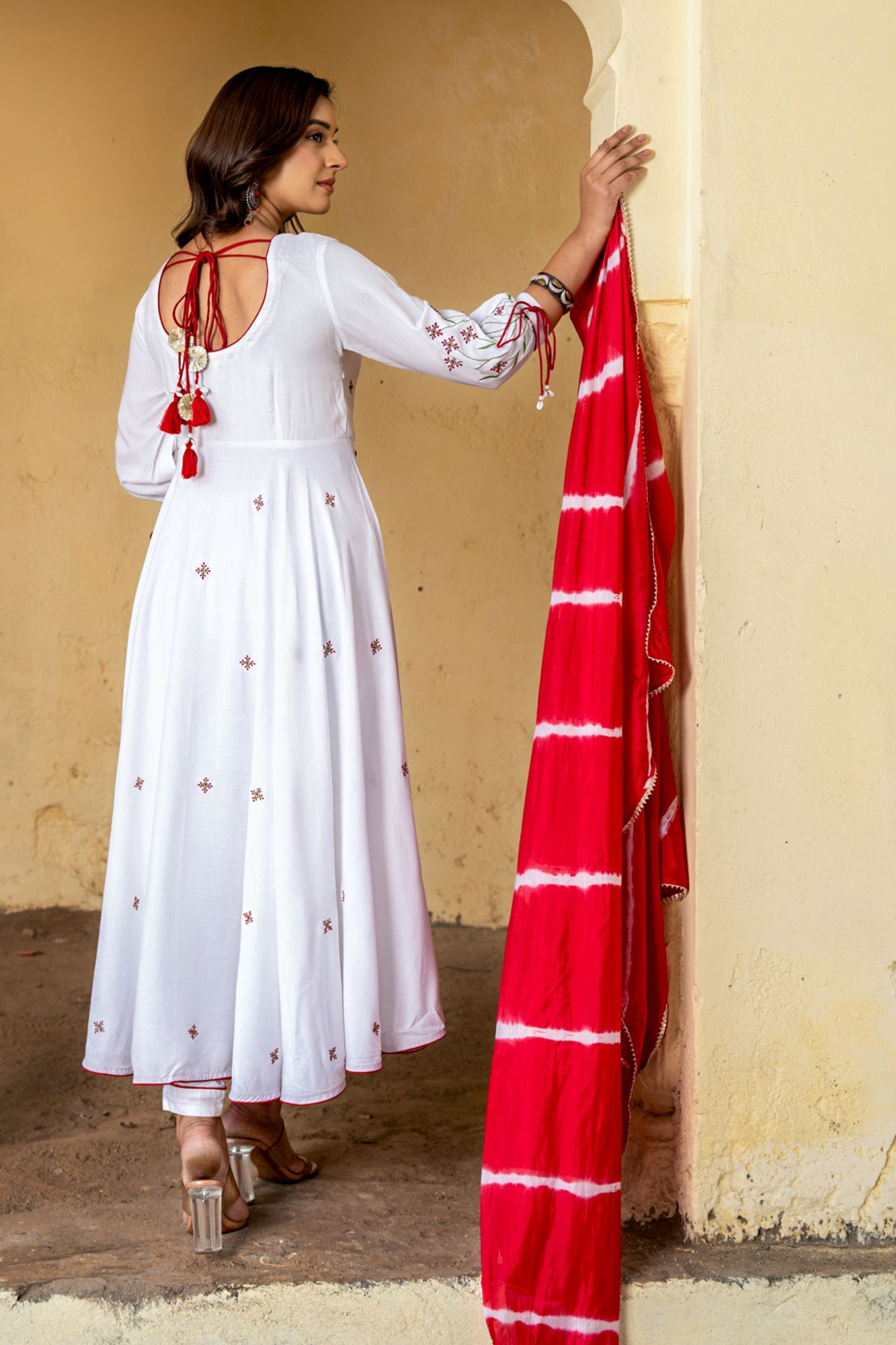 LEHERIANA EMBROIDERED SUIT SET