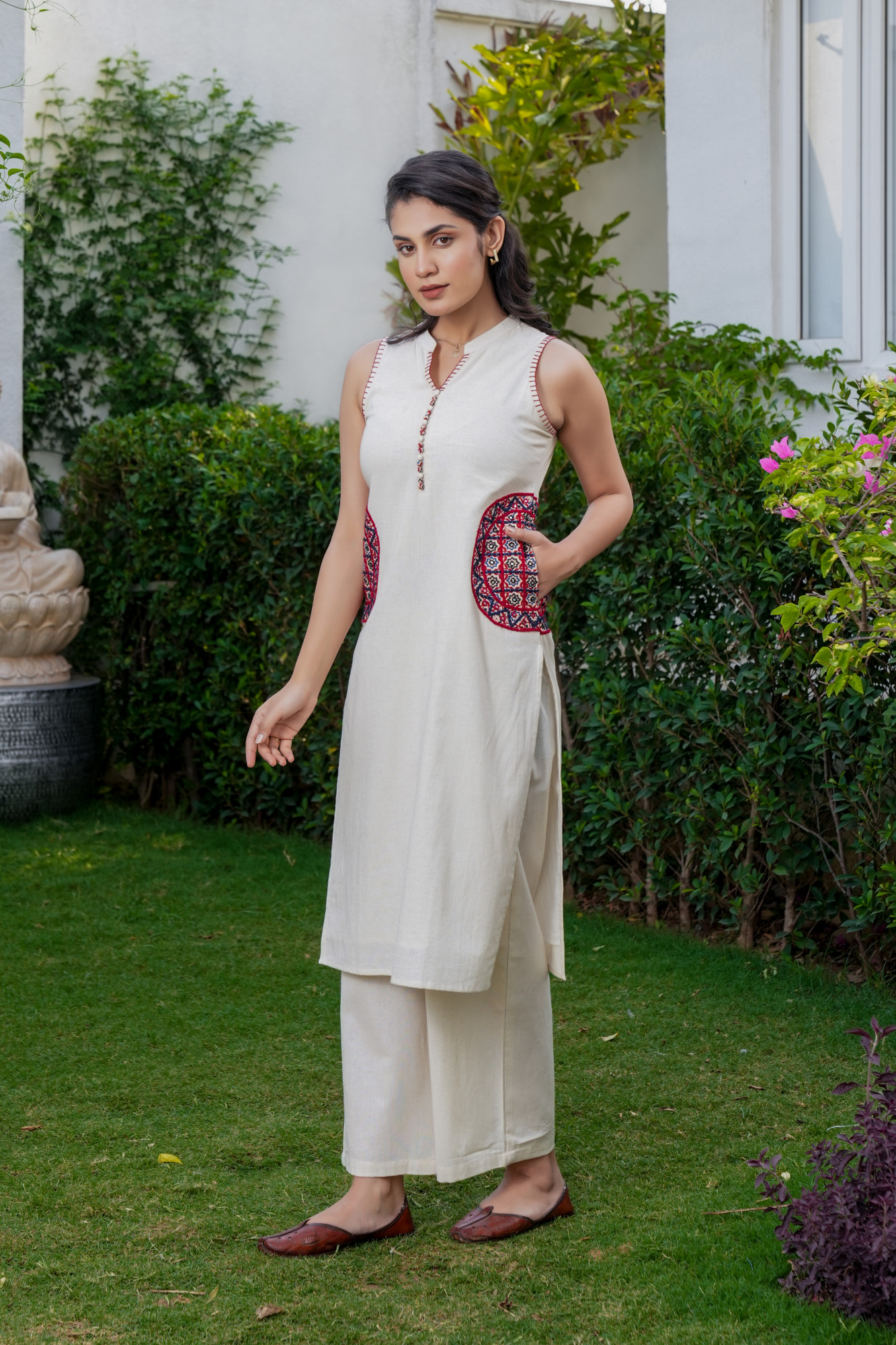 NOORIKA CREAM PATCH EMBROIDERED FLEX