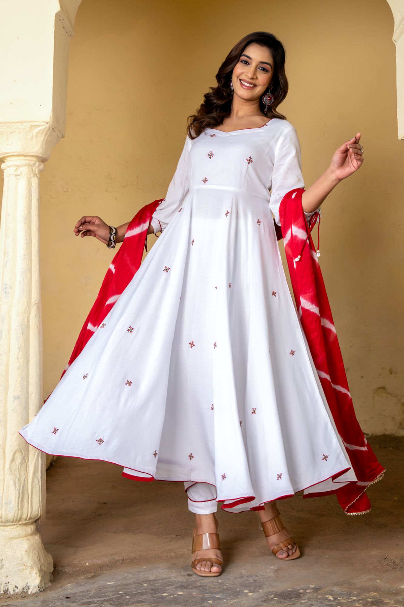 LEHERIANA EMBROIDERED SUIT SET