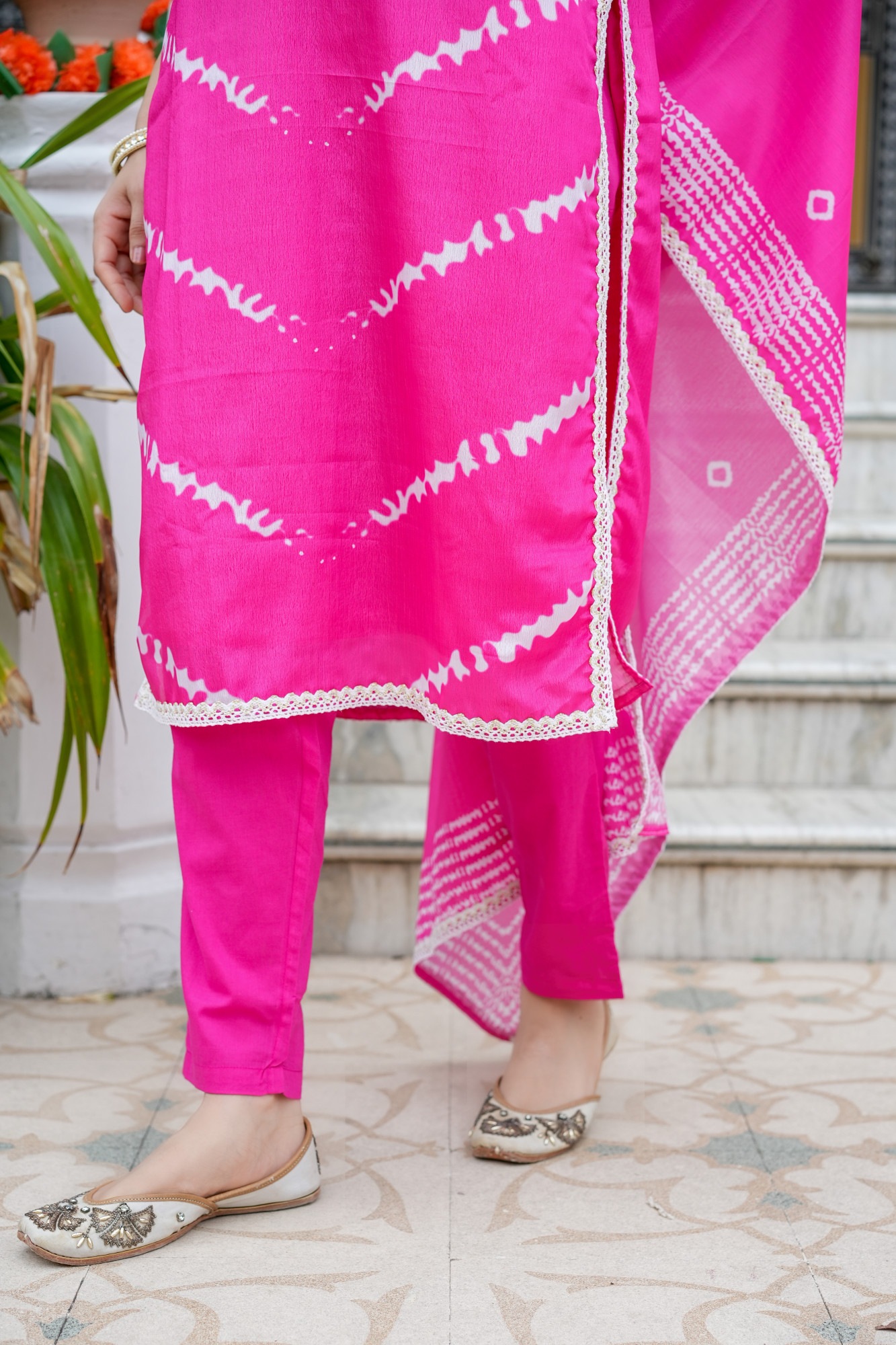 GULRANG LEHERIYA EMBELLISHED KURTA SET