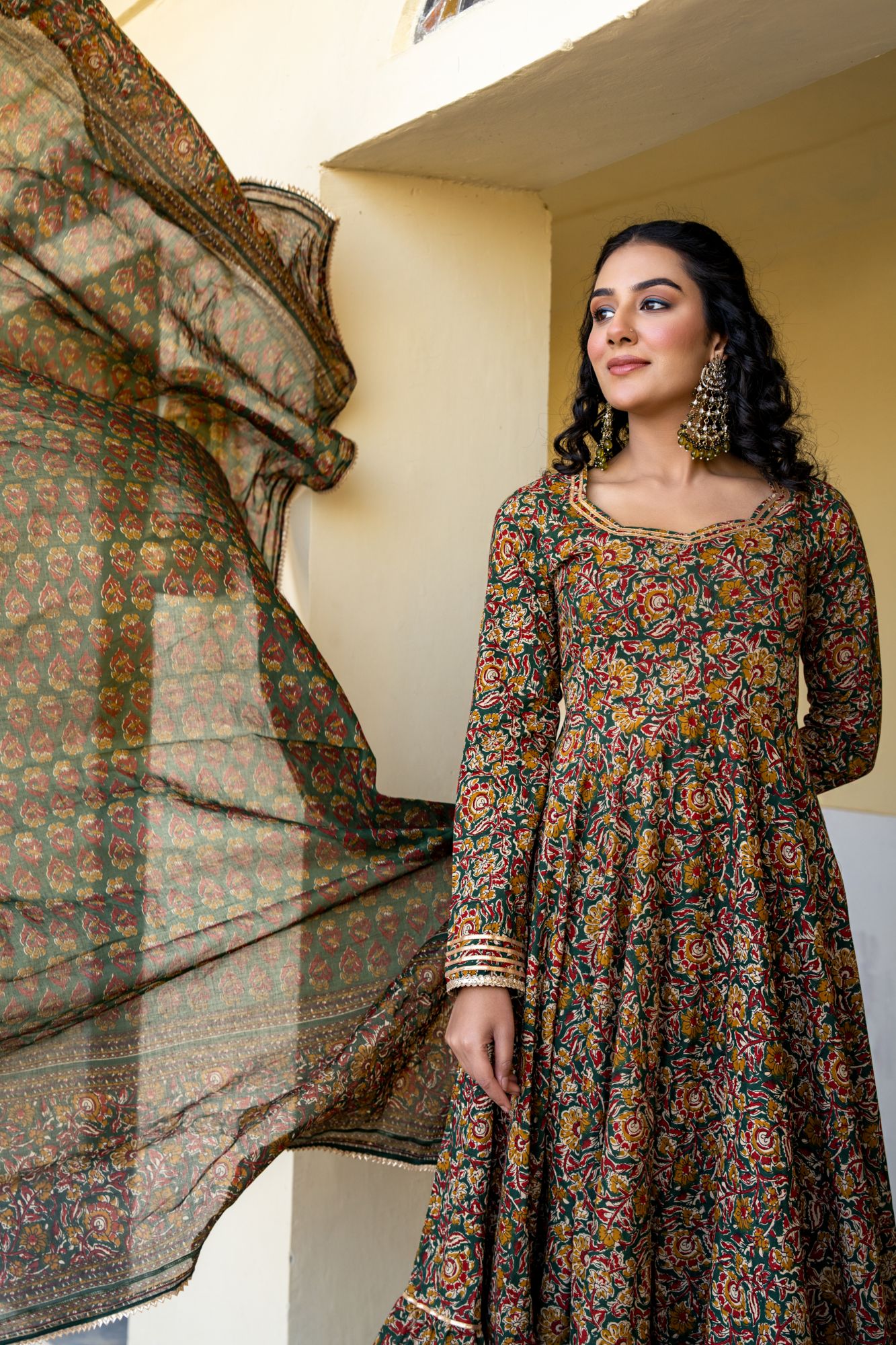 VINTERRA COTTON FRILLED SUIT SET