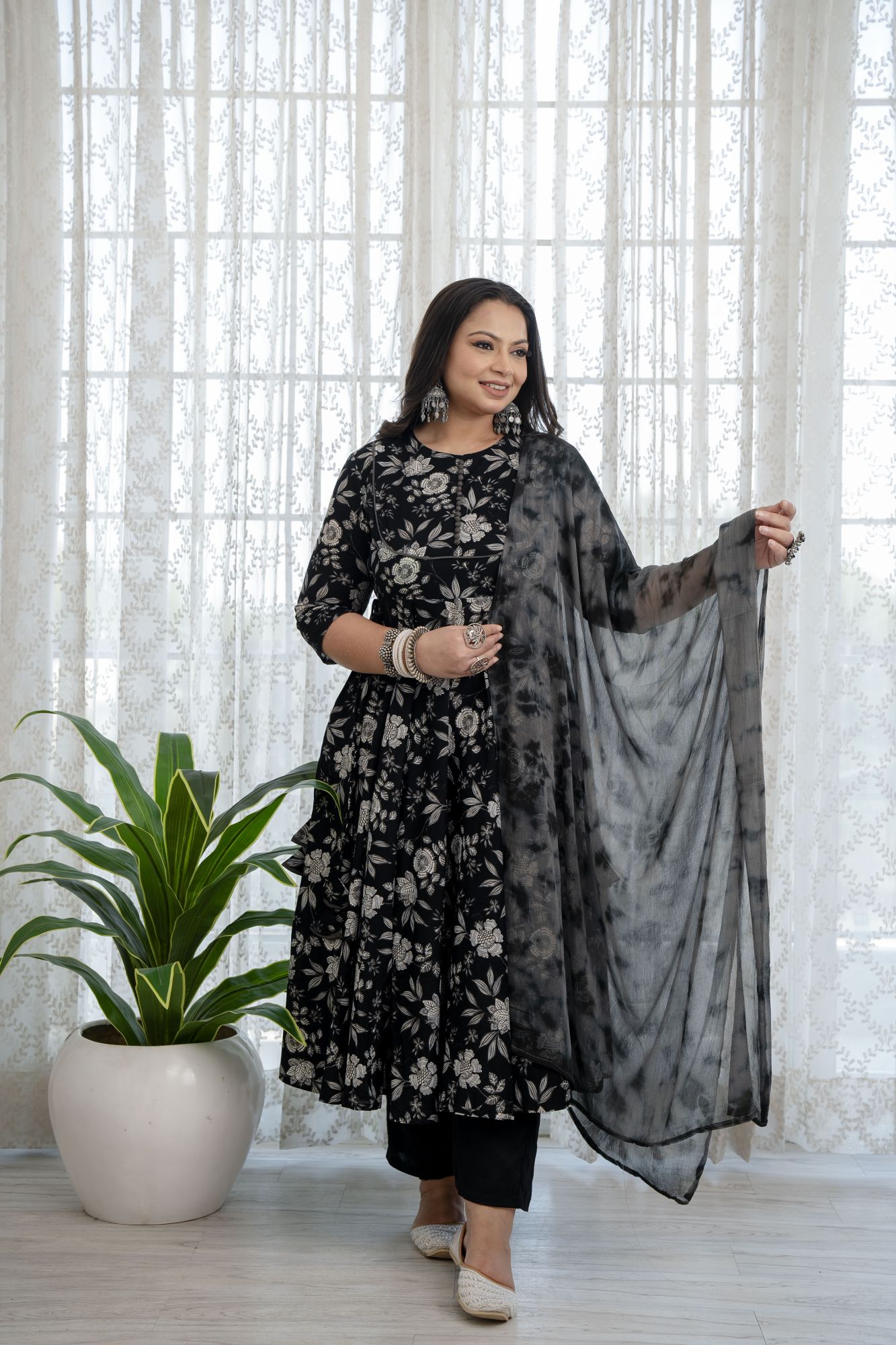 BLACK COTTON FLORAL SUIT SET