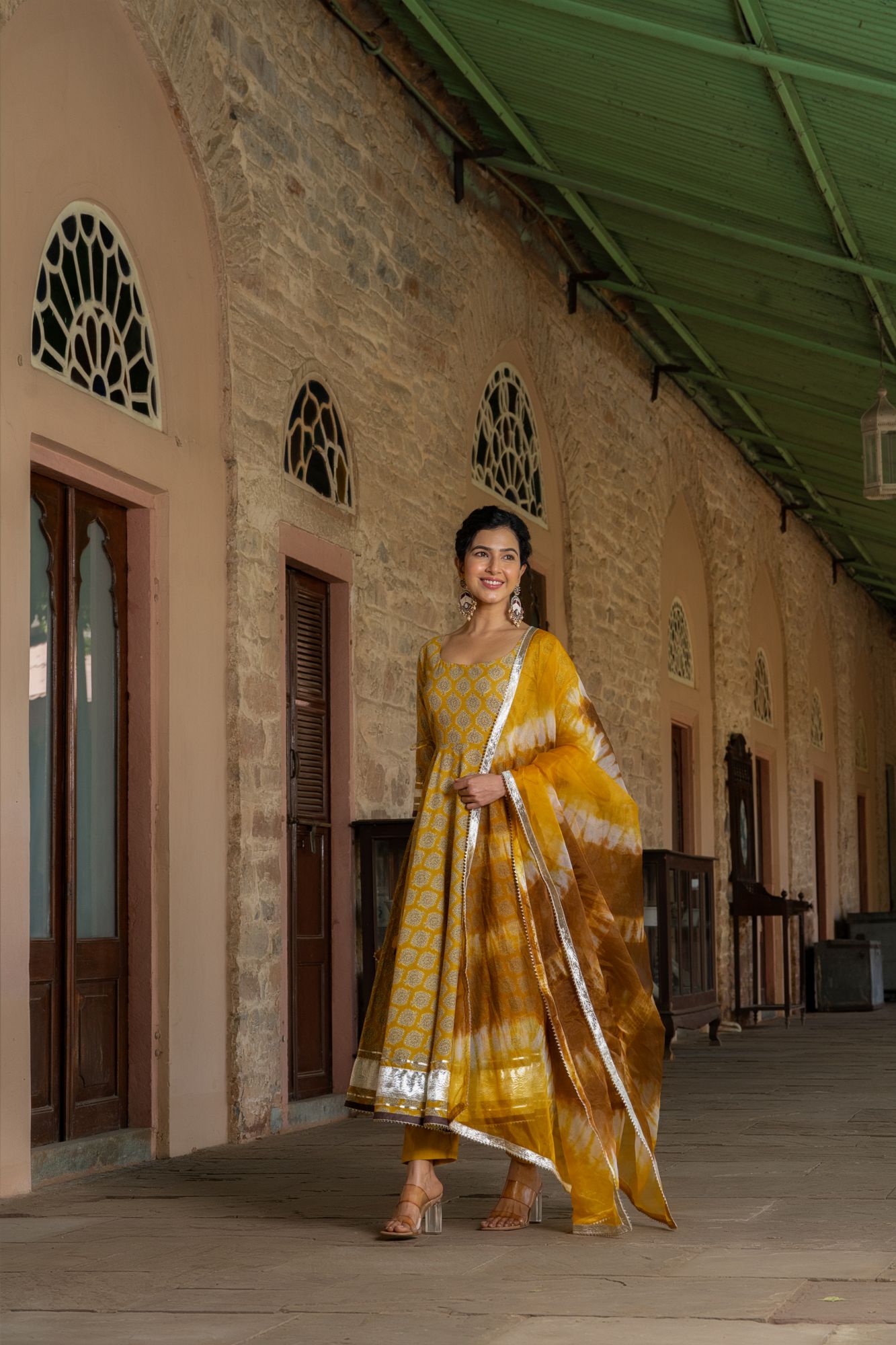 MUSTARD GOTA GLAMOUR SUIT SET