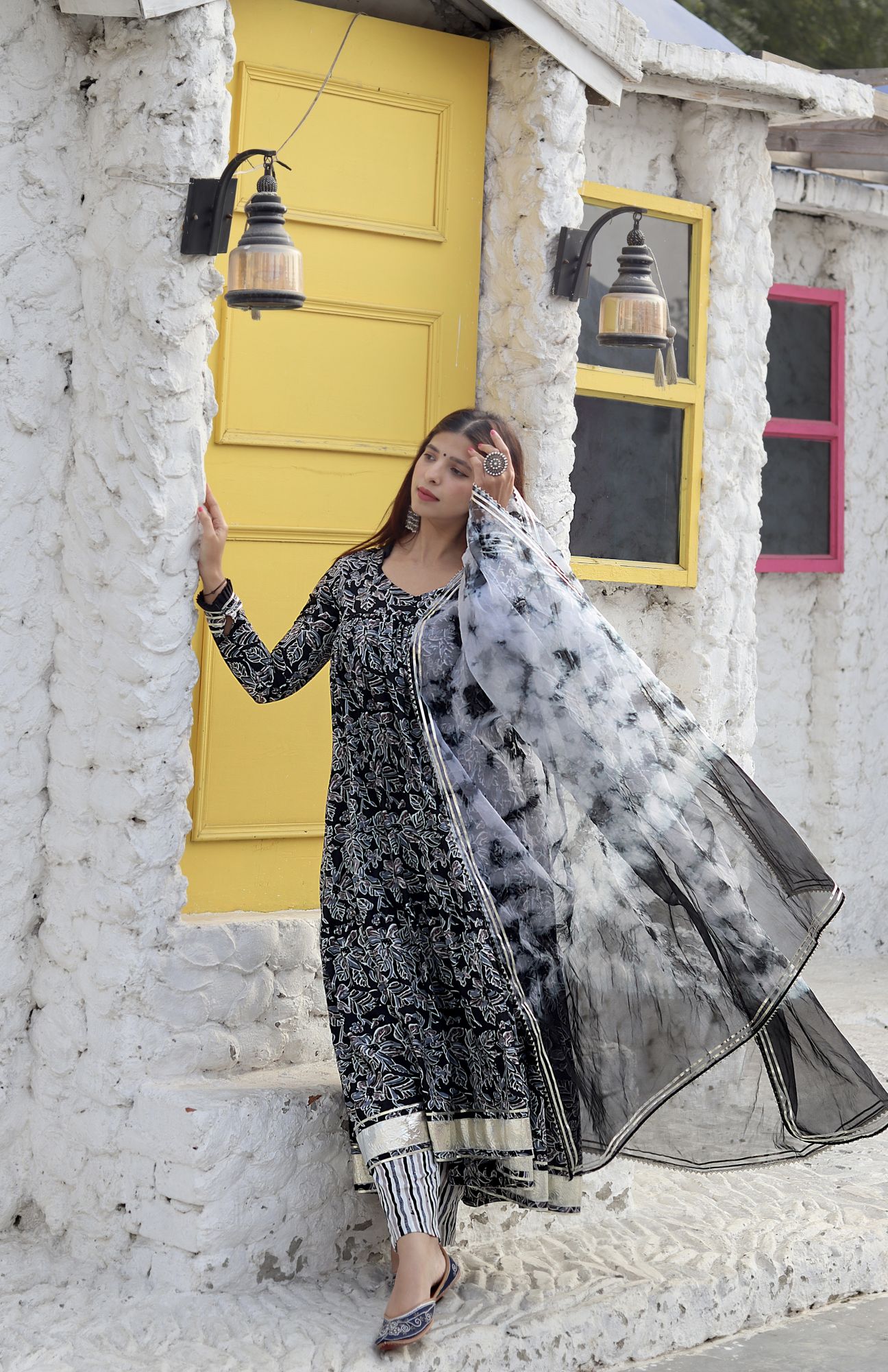 BLACK HAND BLOCK GOTA SUIT SET