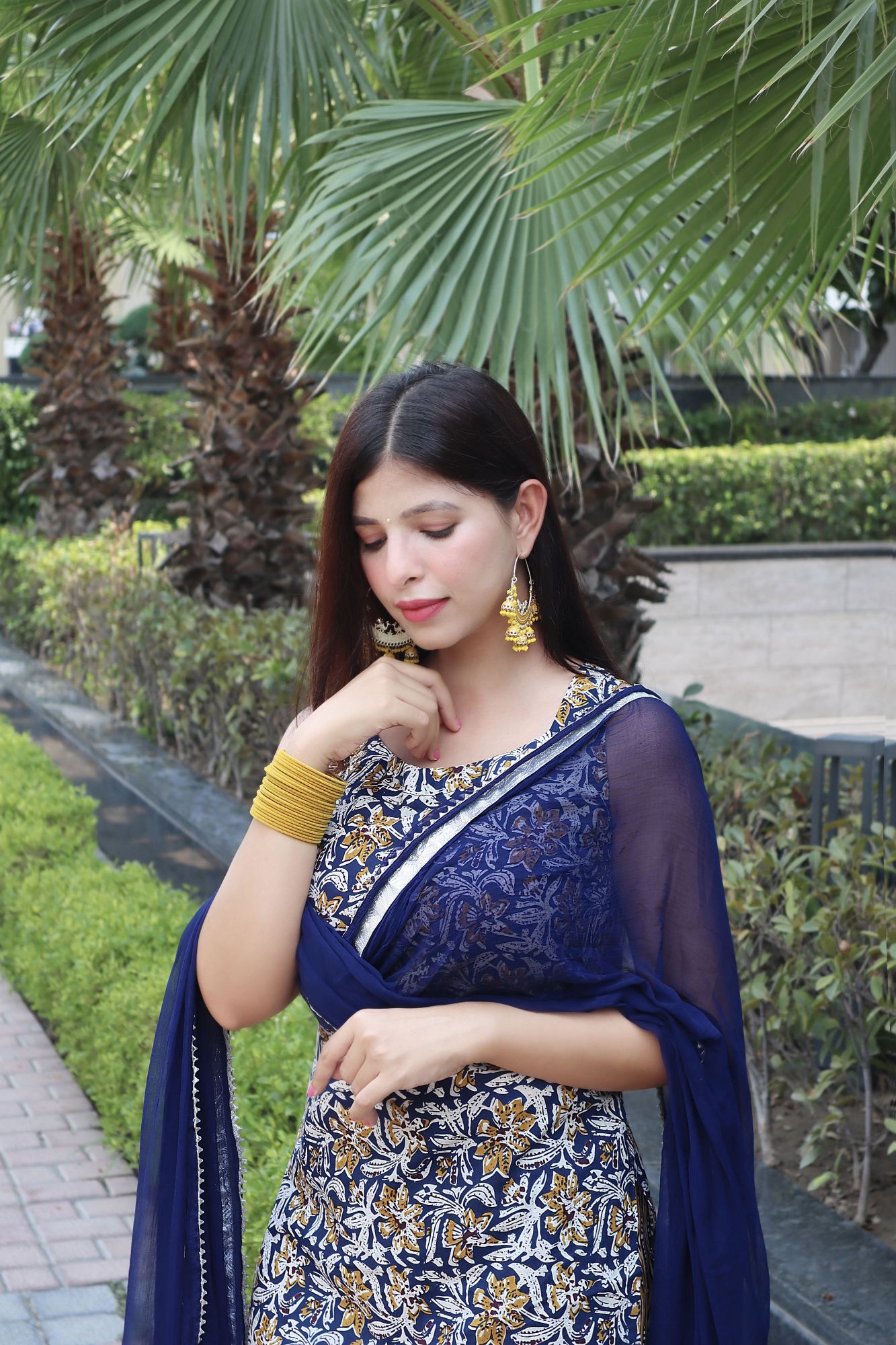 MODEST BACKLESS KURTA SET