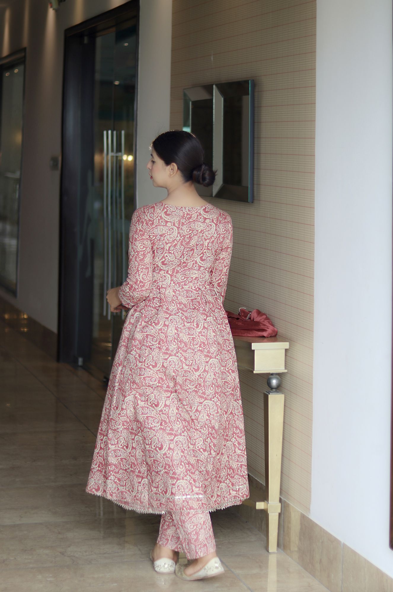 BROWN PAISLEY PRINTED SUIT SET